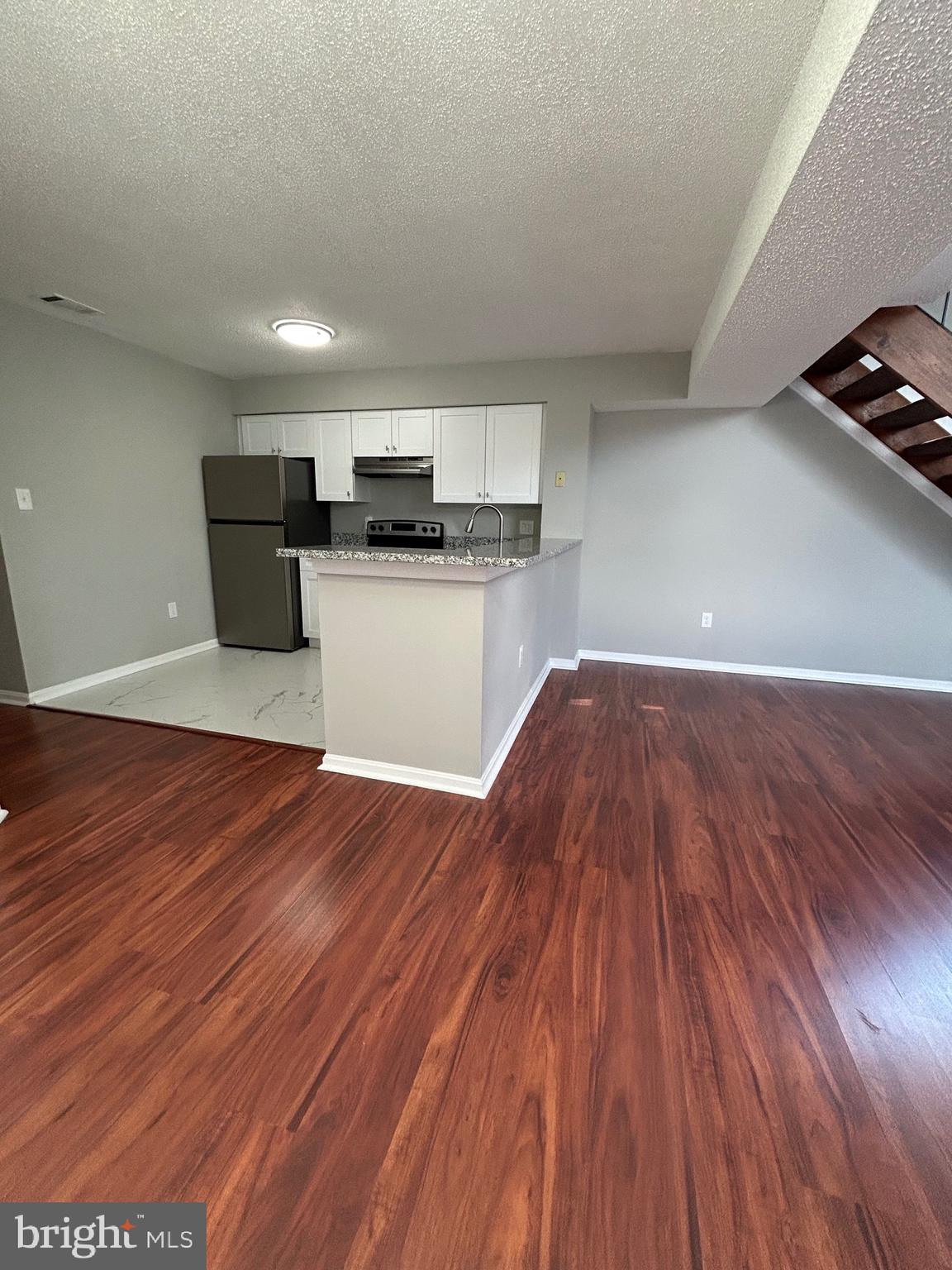 LAUREL RIDGE - Residential Lease