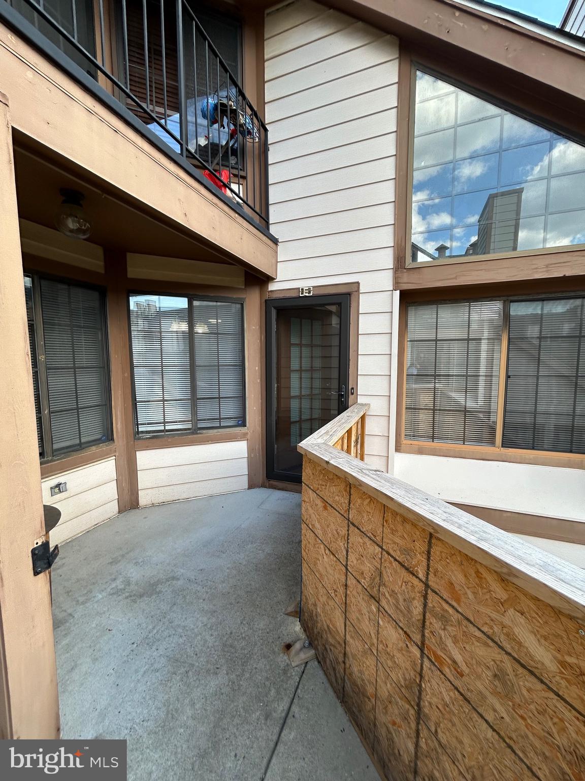 LAUREL RIDGE - Residential Lease