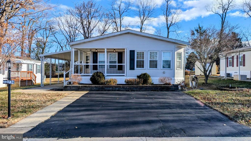 Photo of 204 Horseshoe Drive, GARNET VALLEY, PA 19060 (MLS # PADE2105426)