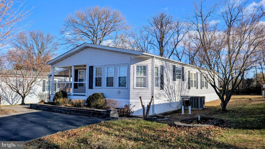 Photo of 204 Horseshoe Drive, GARNET VALLEY, PA 19060 (MLS # PADE2105426)