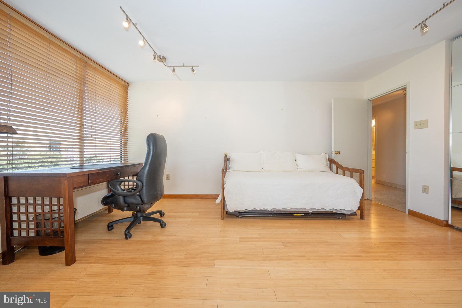 SUTTON TERRACE - Residential