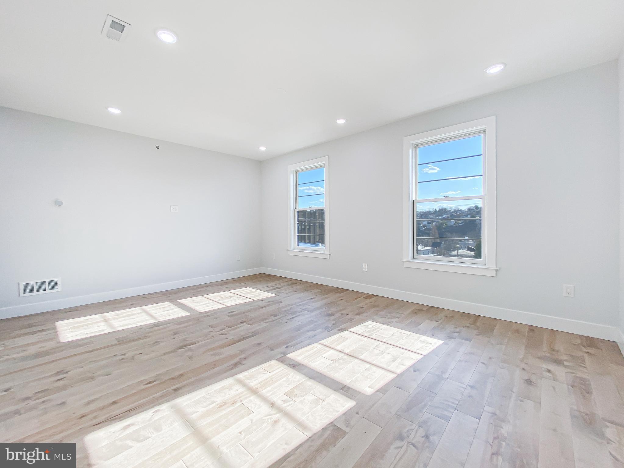 MANAYUNK - Residential