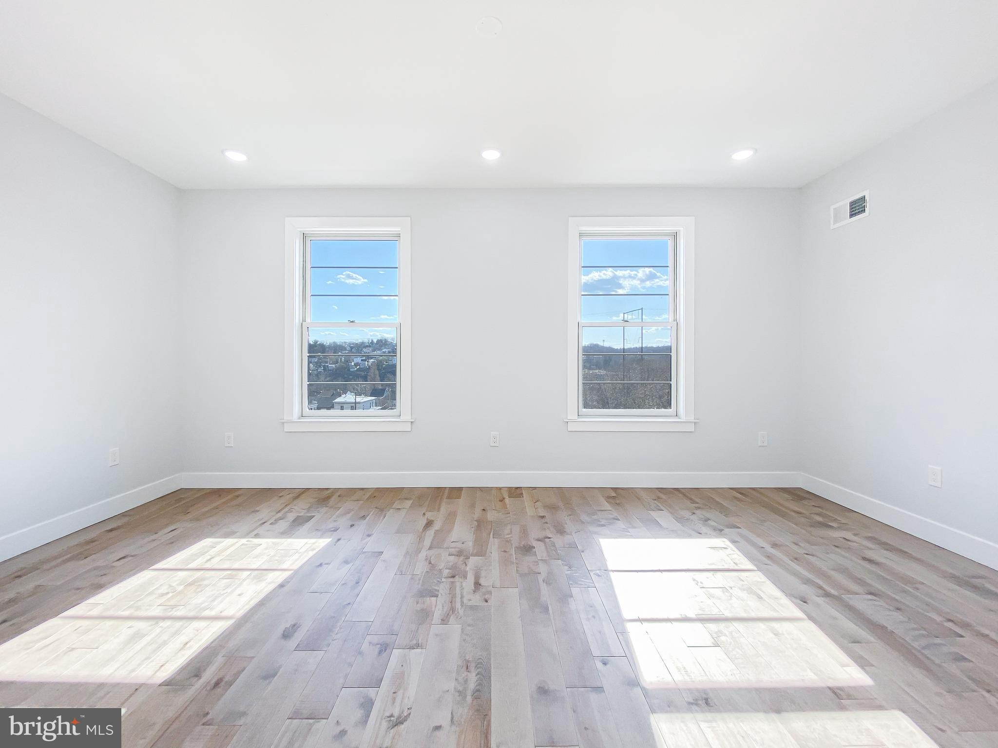 MANAYUNK - Residential