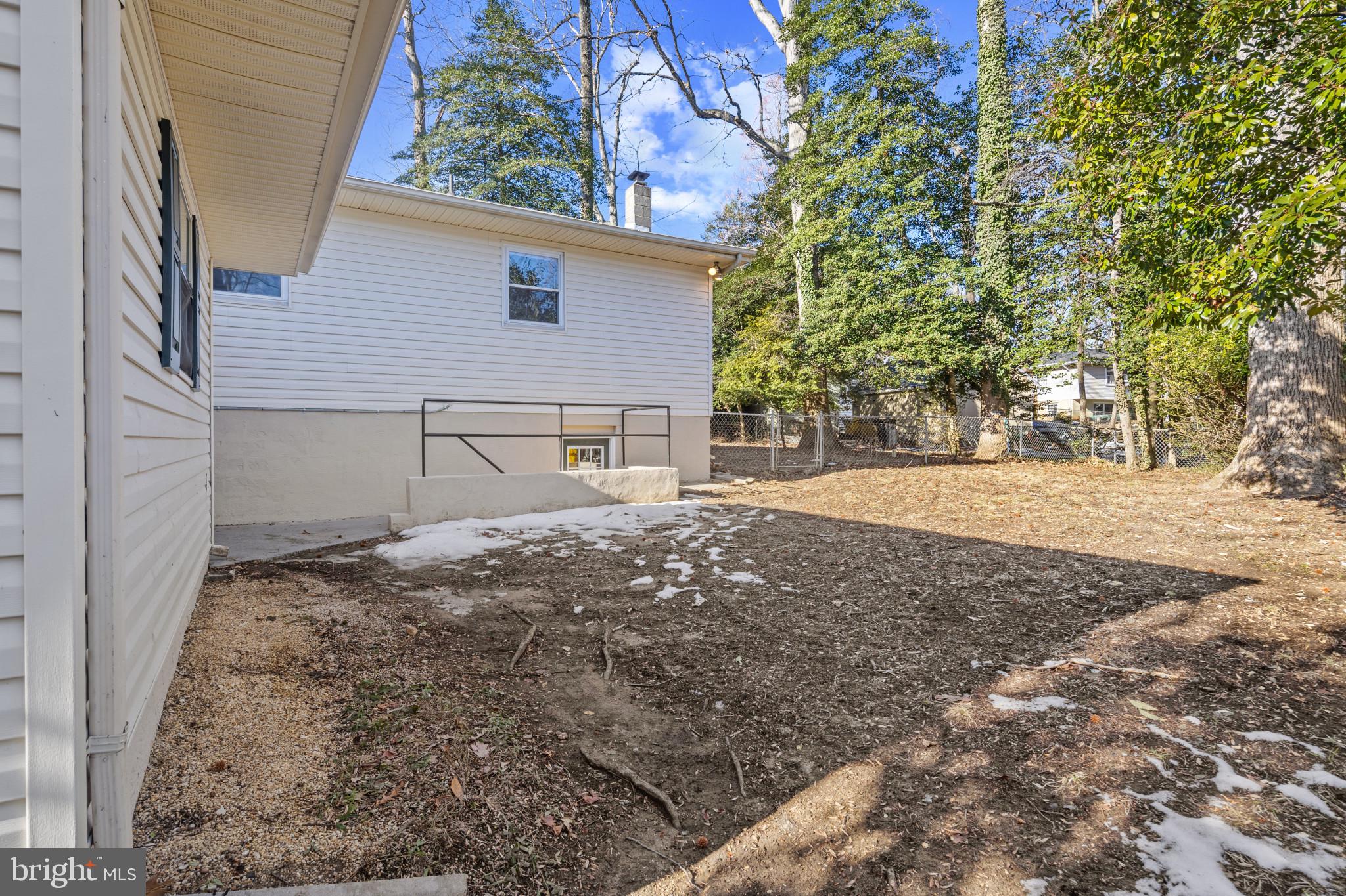 HILLSMERE ESTATES - Residential Lease