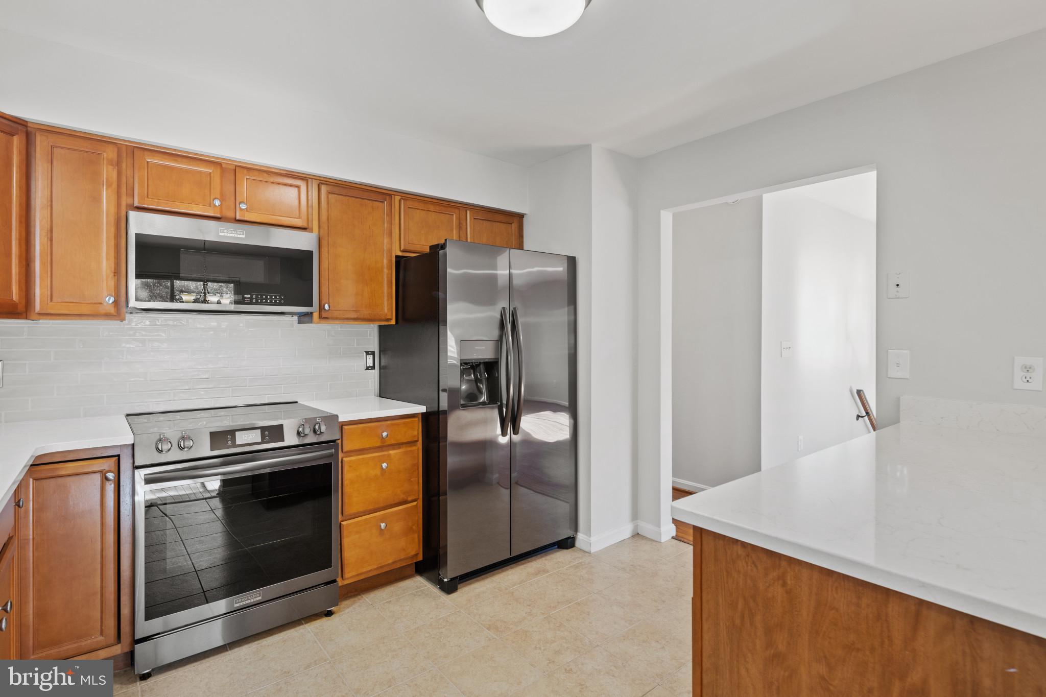 HILLSMERE ESTATES - Residential Lease