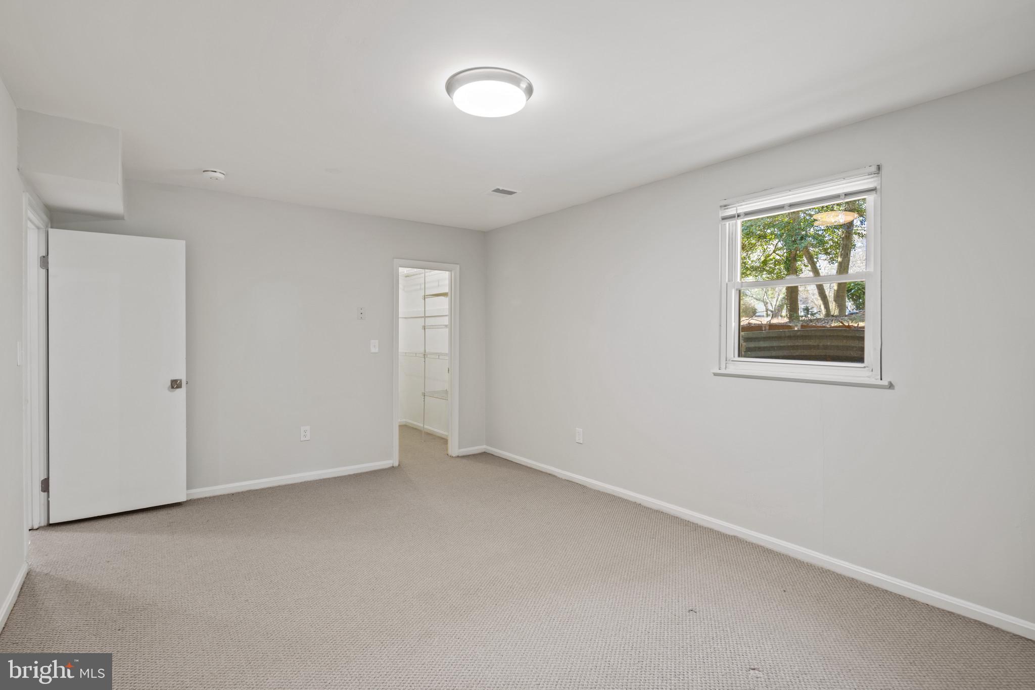 HILLSMERE ESTATES - Residential Lease