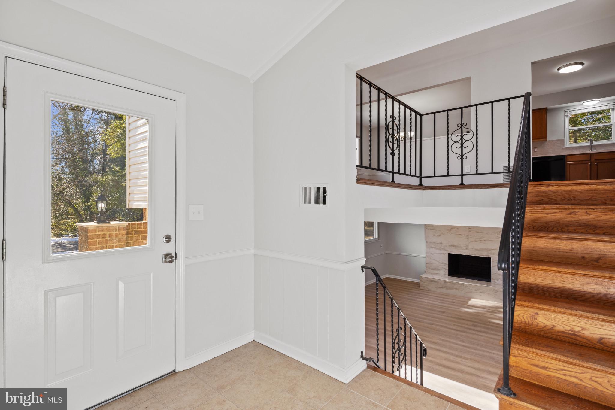 HILLSMERE ESTATES - Residential Lease