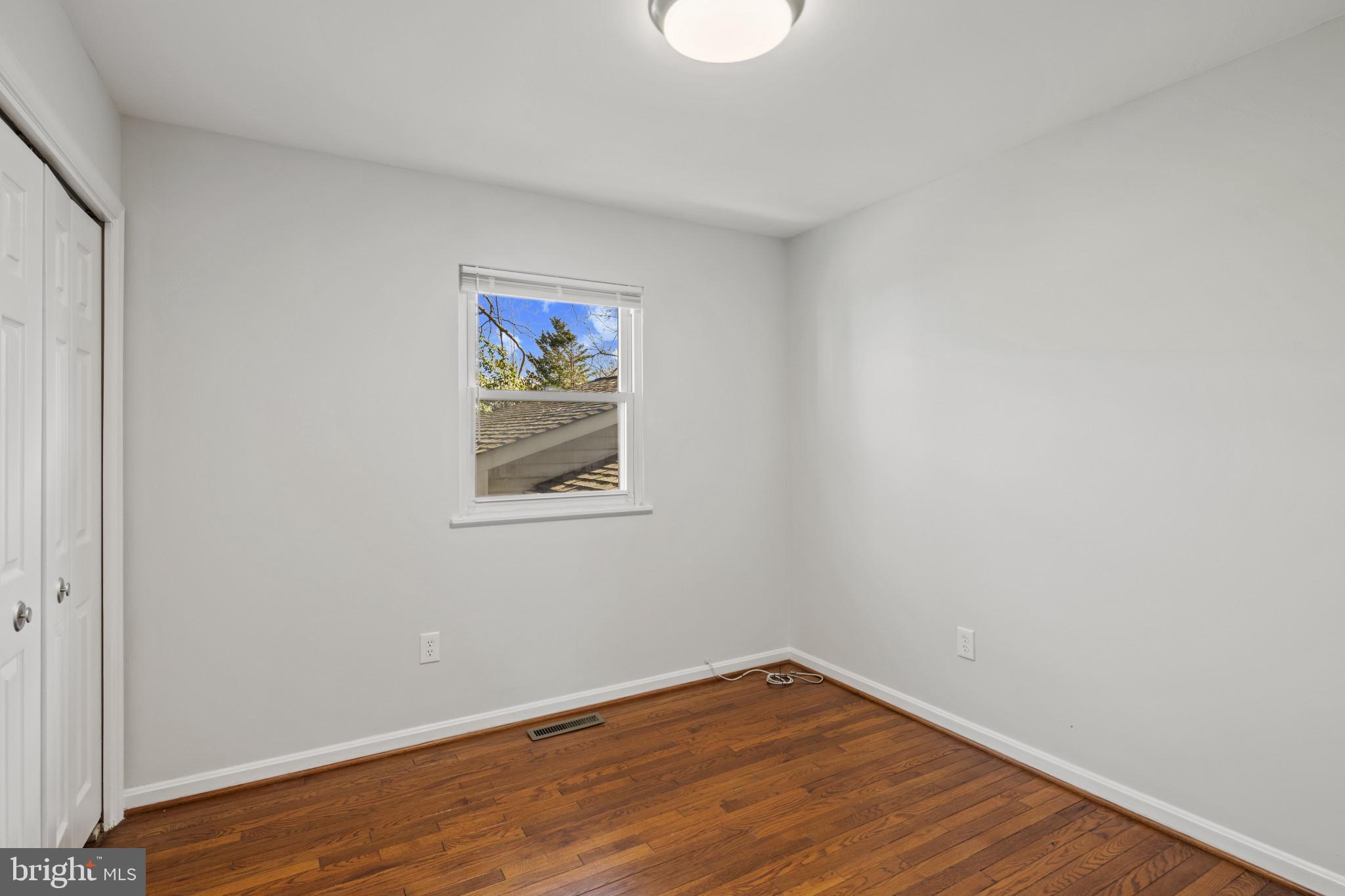 HILLSMERE ESTATES - Residential Lease