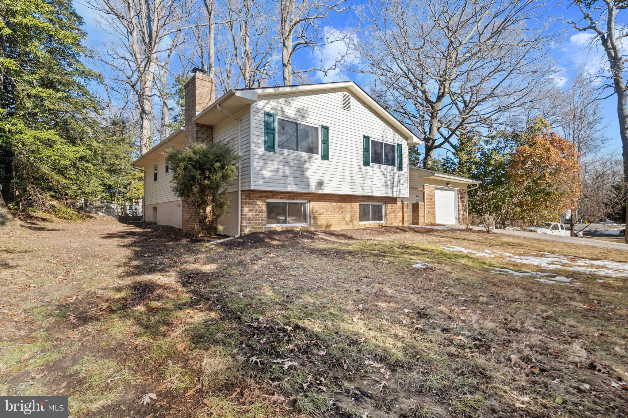 HILLSMERE ESTATES - Residential Lease