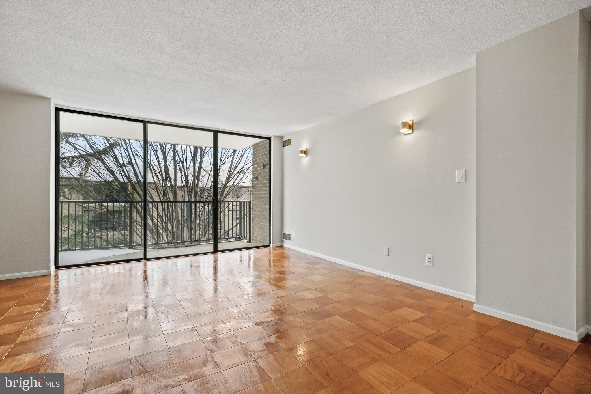 AMERICANA CENTRE - Residential