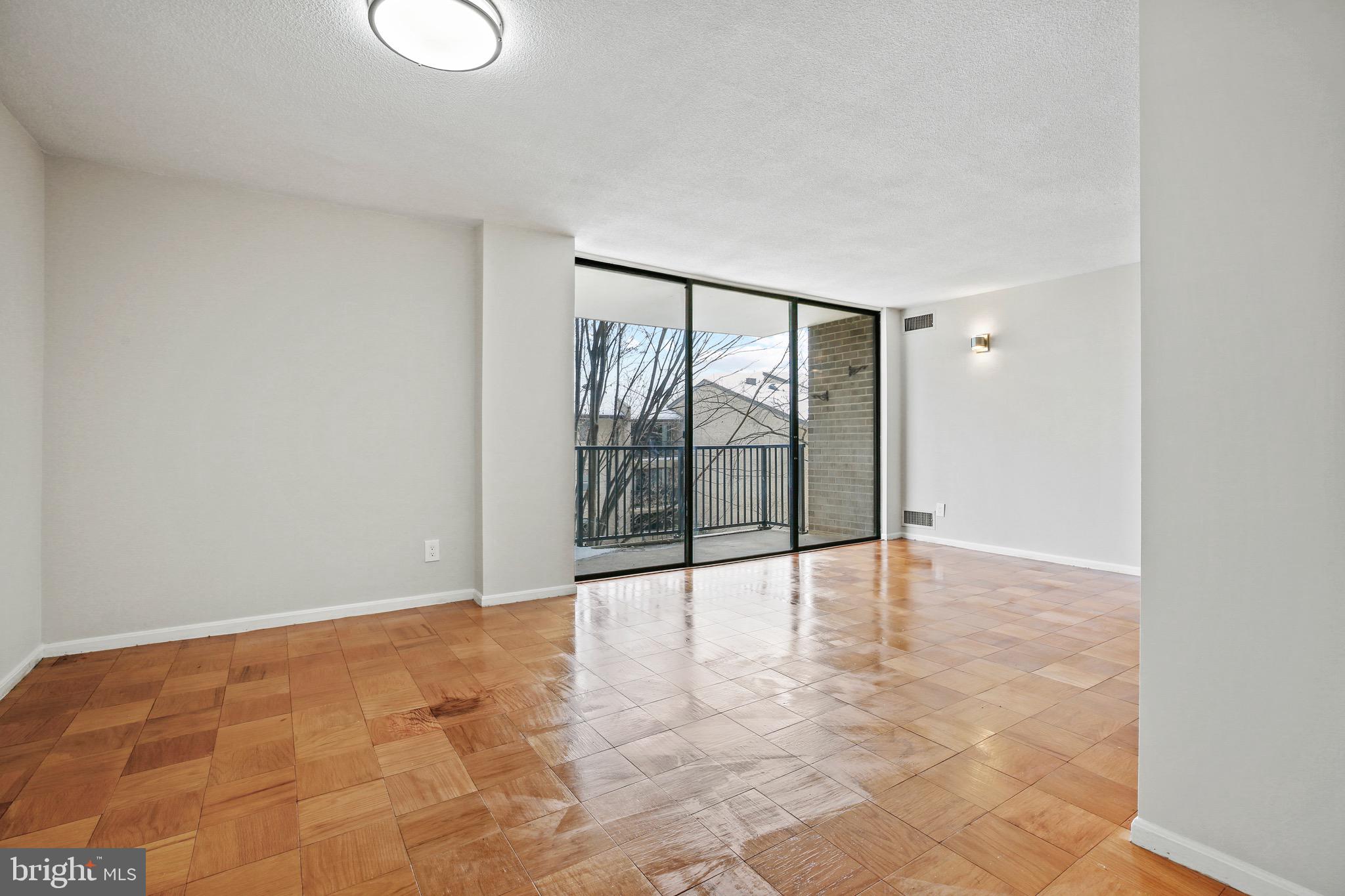 AMERICANA CENTRE - Residential