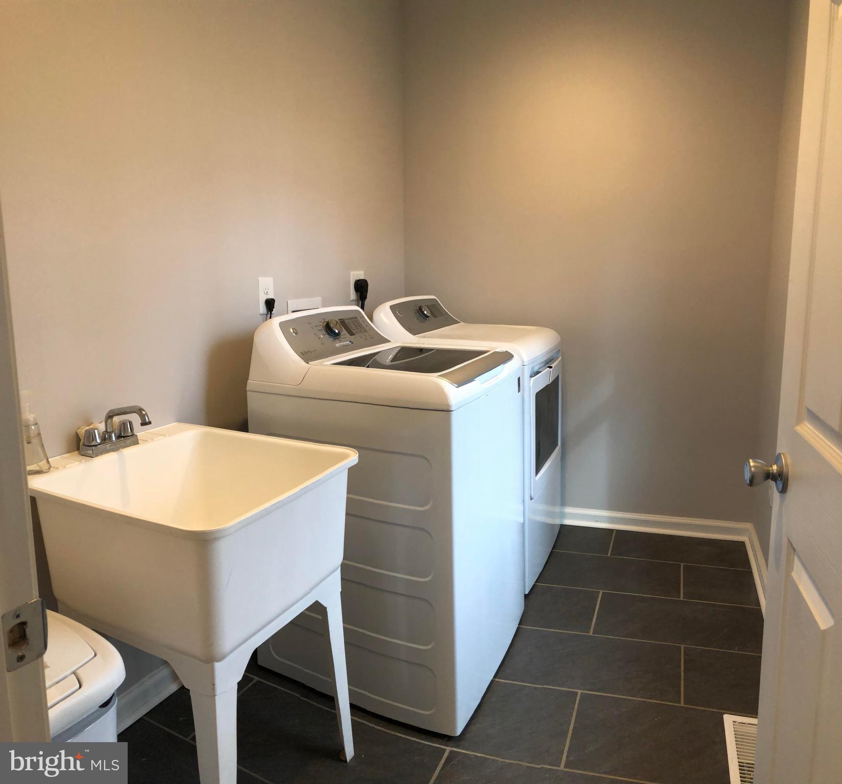 LAKE OF THE WOODS - Residential Lease