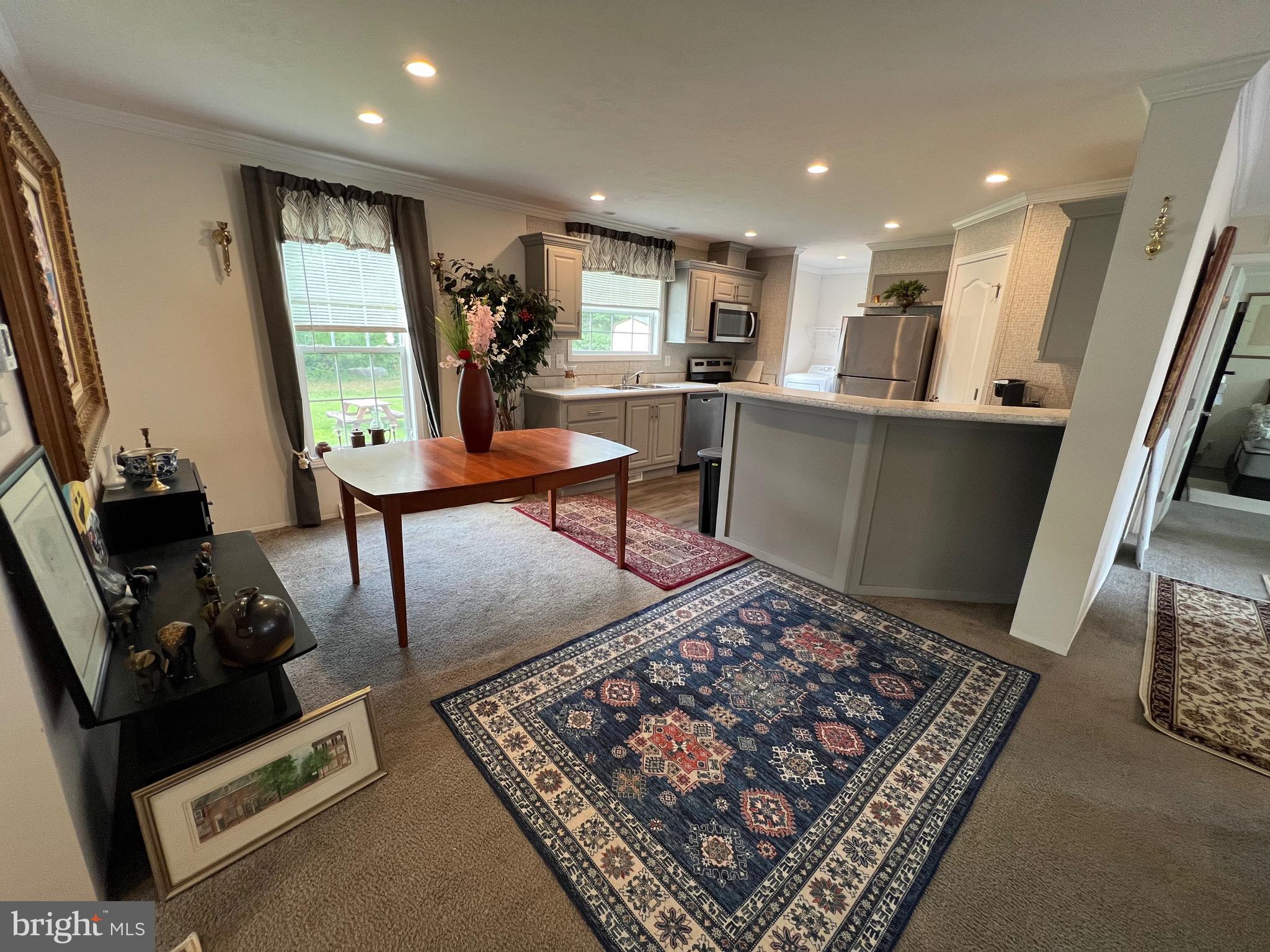 711 N HUCKLEBERRY AVENUE