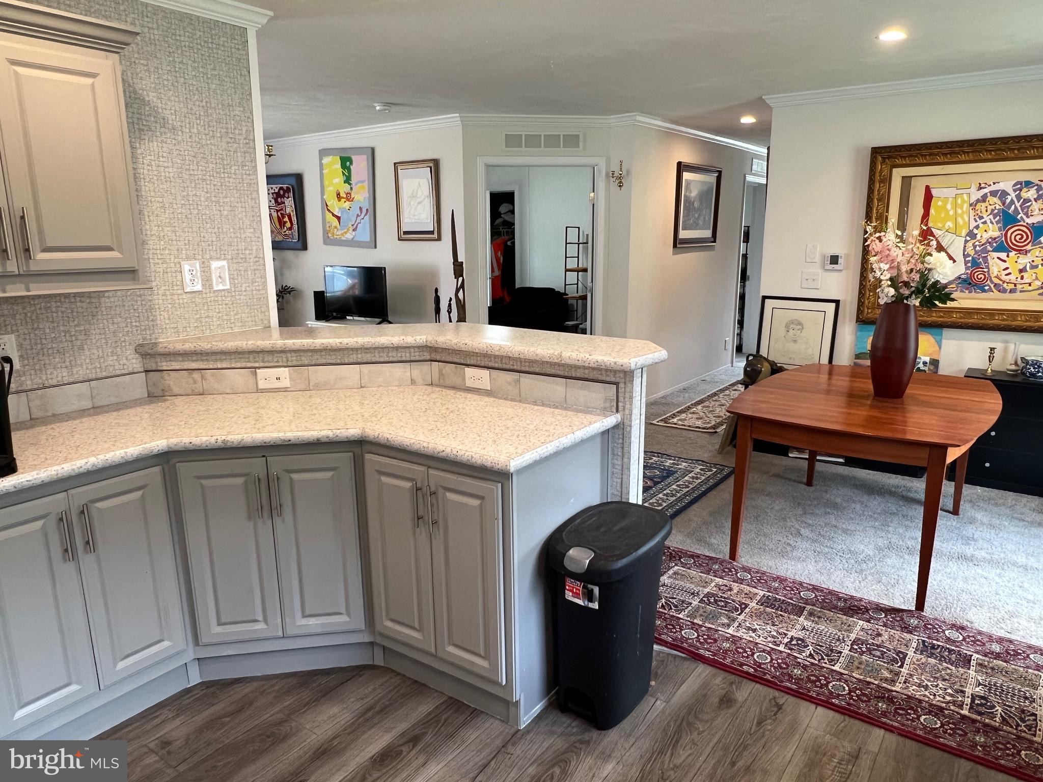 711 N HUCKLEBERRY AVENUE