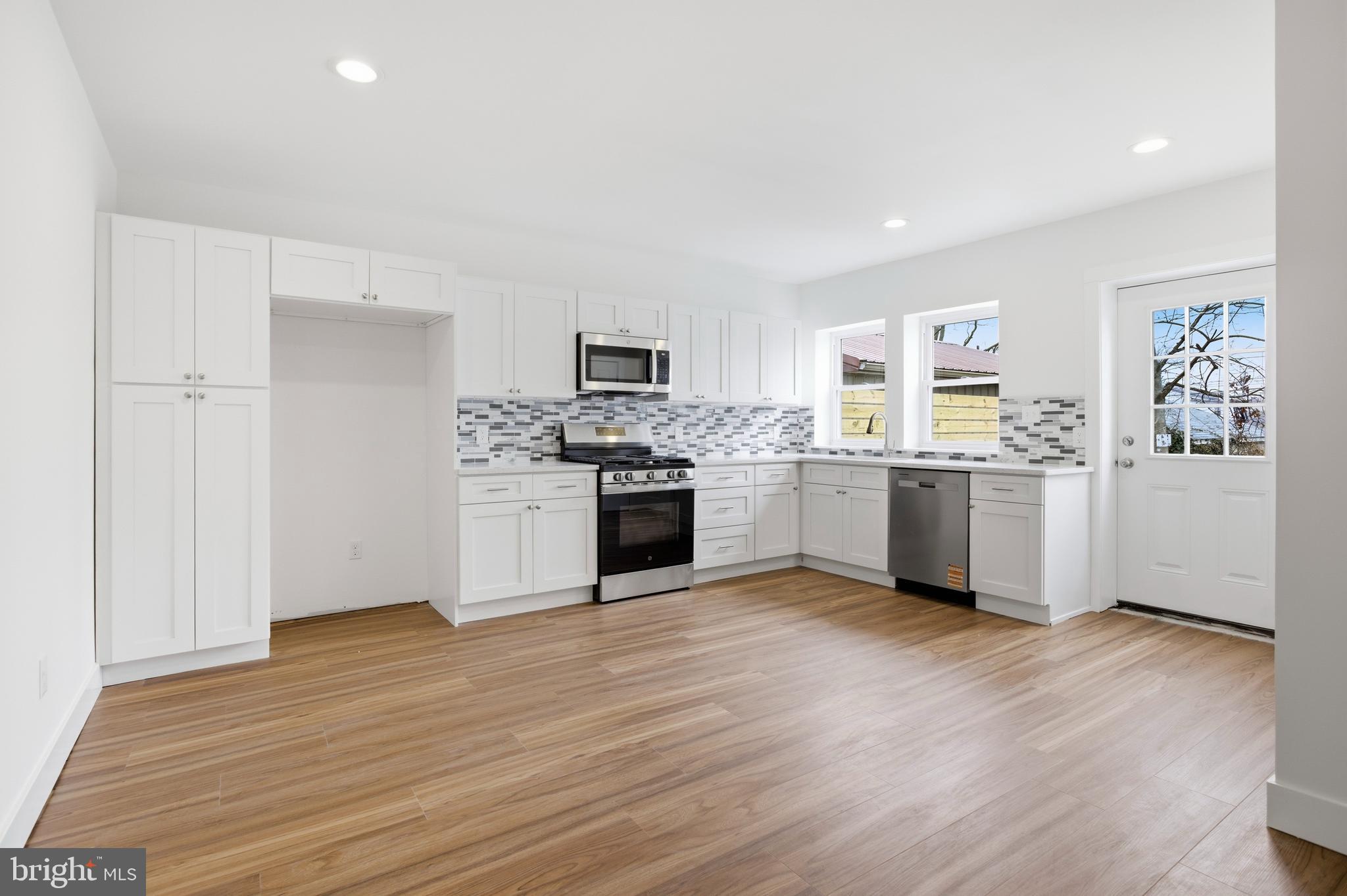 EDDINGTON GDNS - Residential