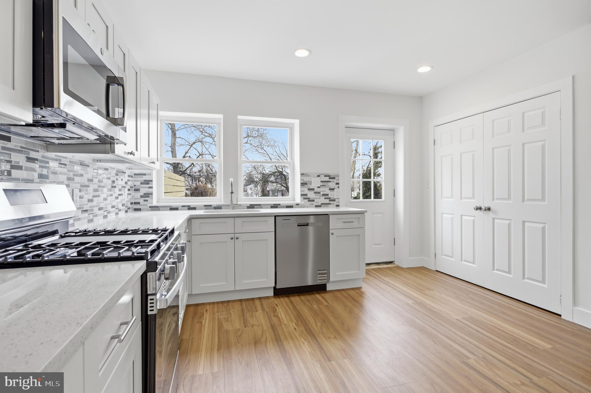 EDDINGTON GDNS - Residential