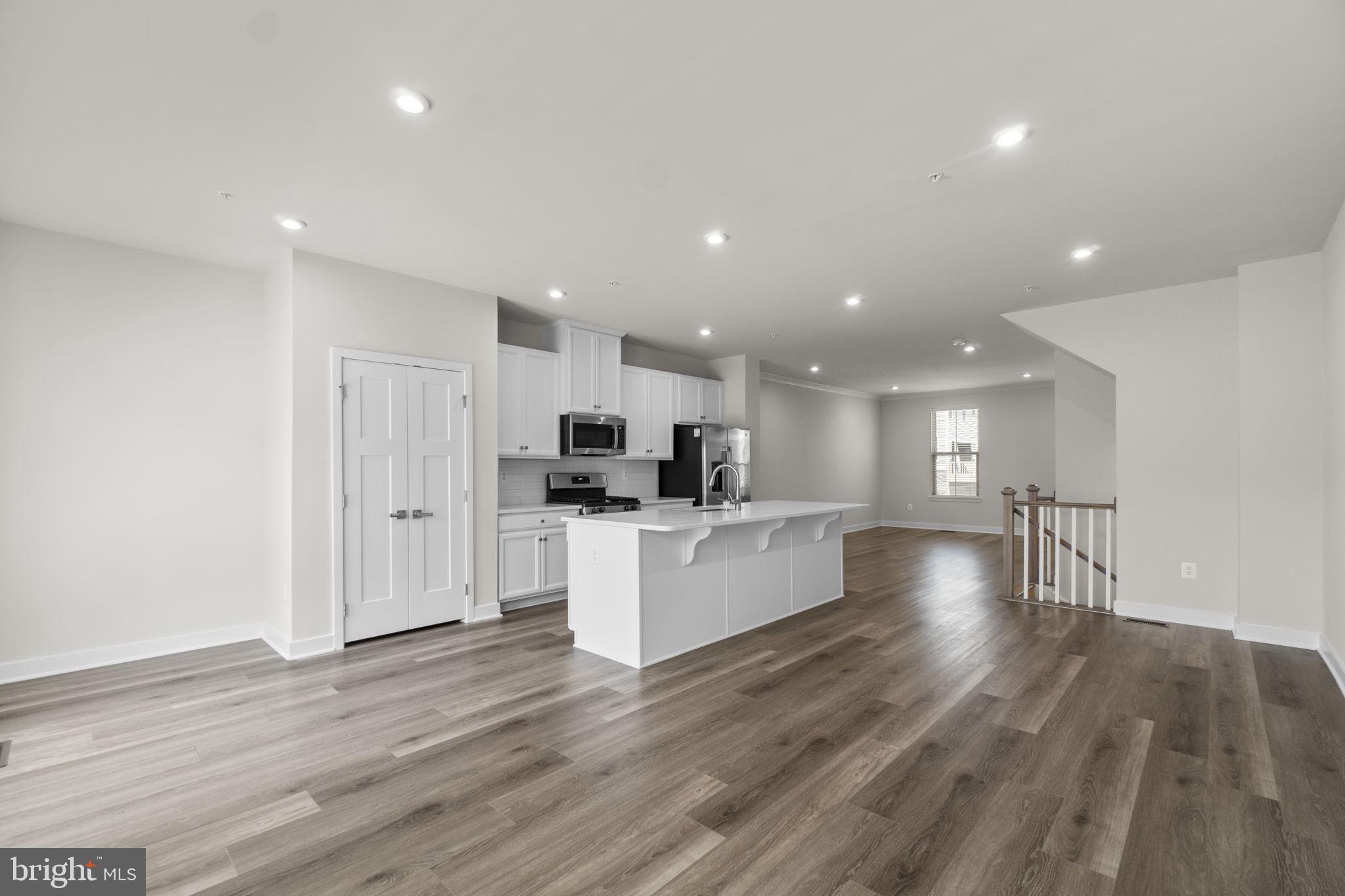 LAKE LINGANORE OAKDALE - Residential