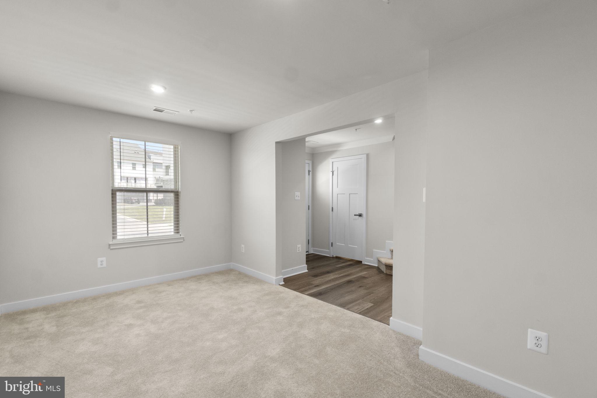 LAKE LINGANORE OAKDALE - Residential