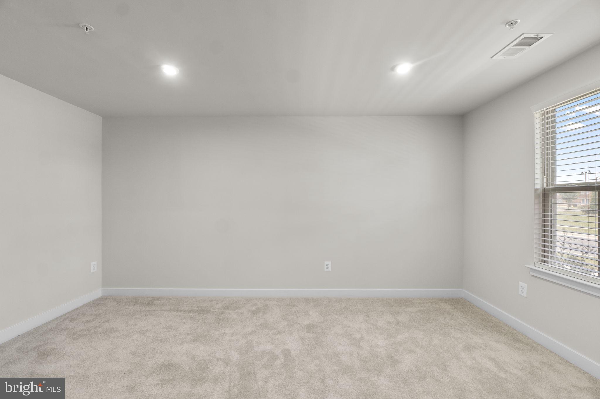 LAKE LINGANORE OAKDALE - Residential