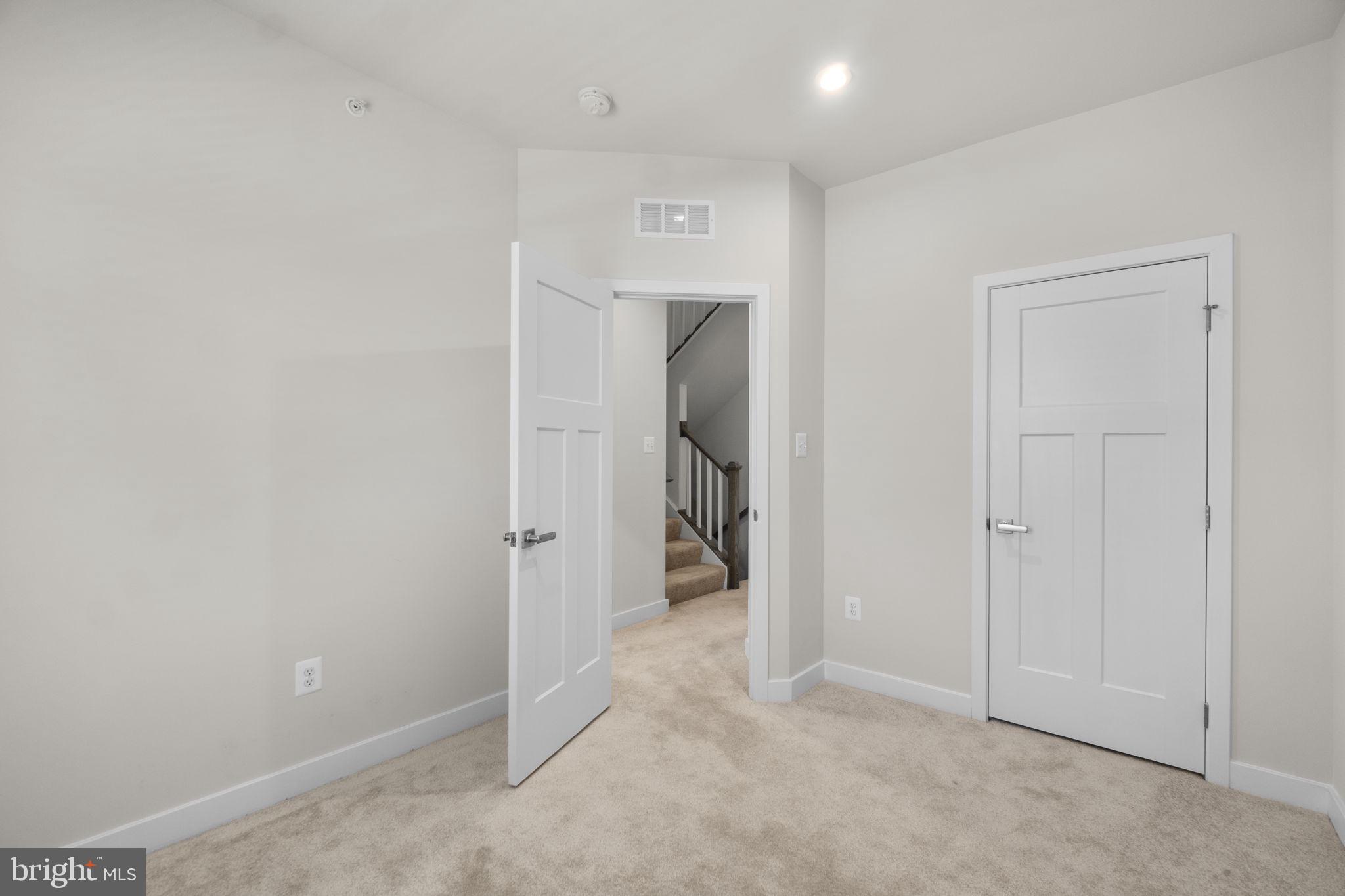 LAKE LINGANORE OAKDALE - Residential