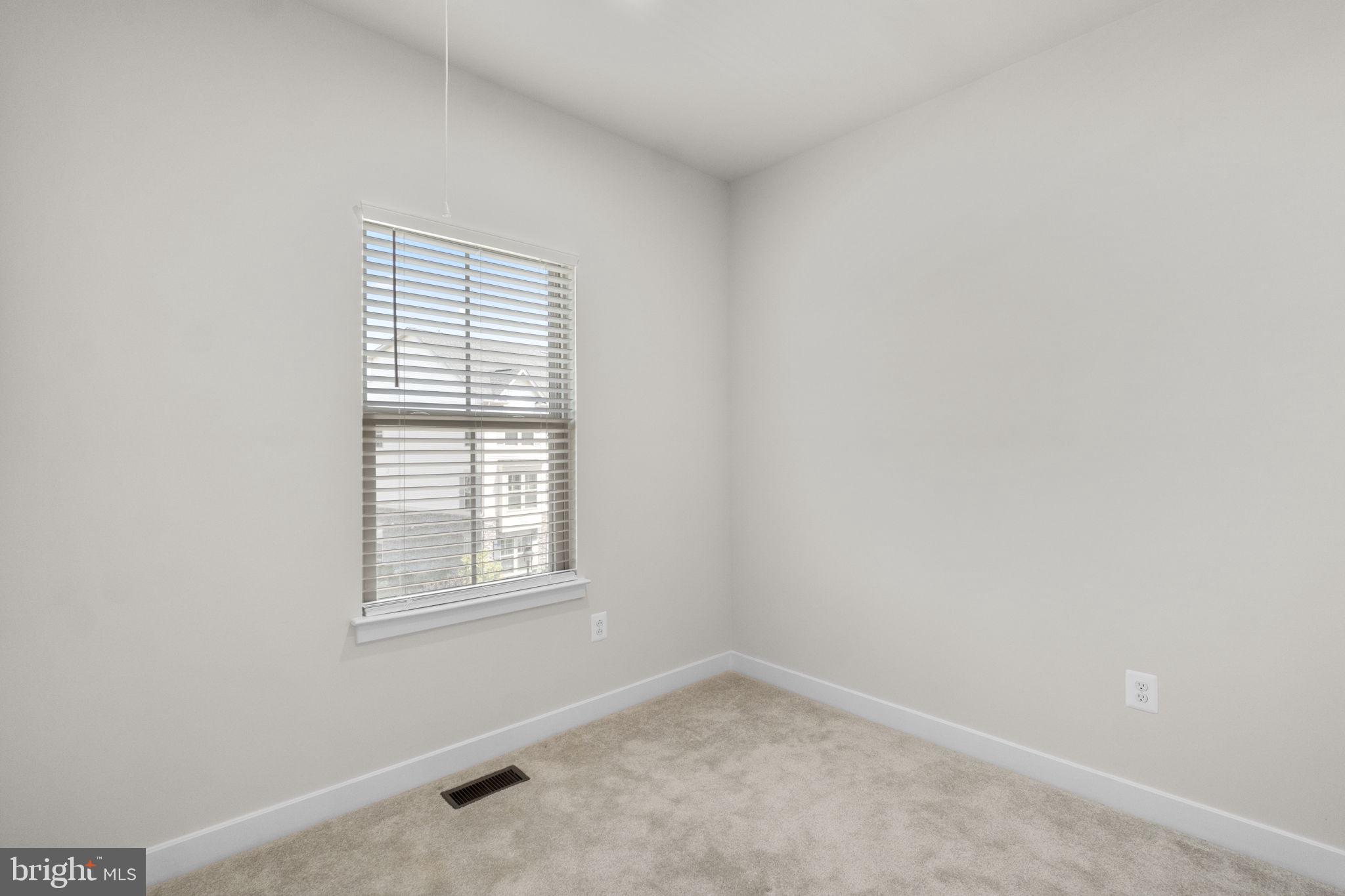 LAKE LINGANORE OAKDALE - Residential