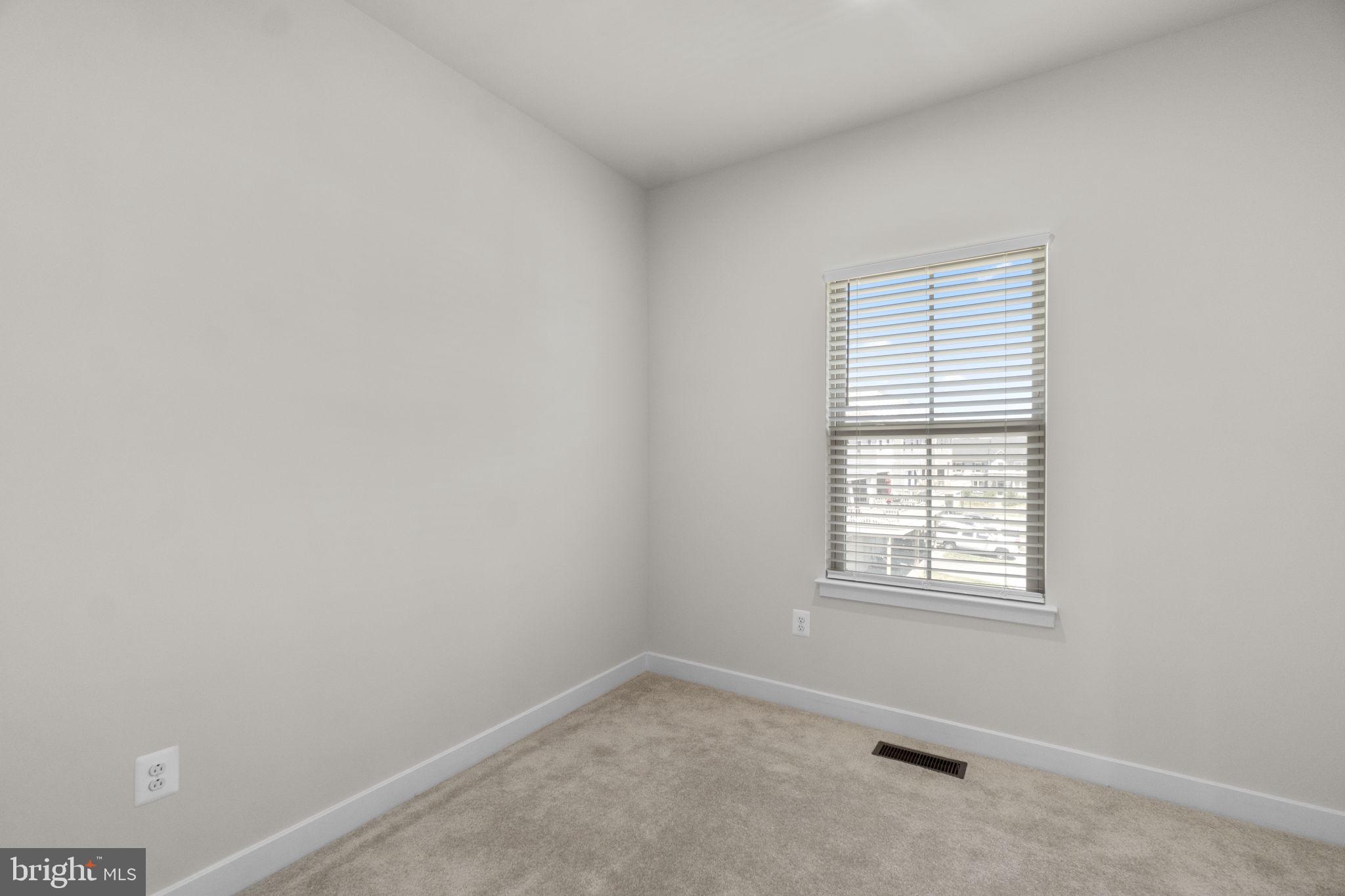 LAKE LINGANORE OAKDALE - Residential