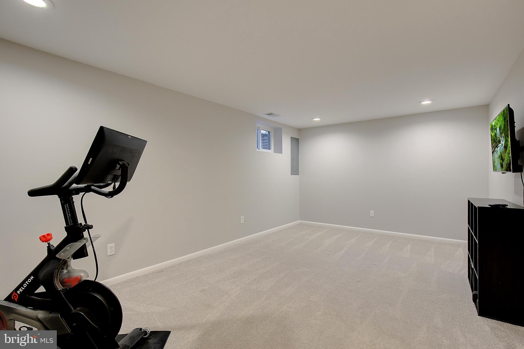 CROFTON SQUARE - Residential