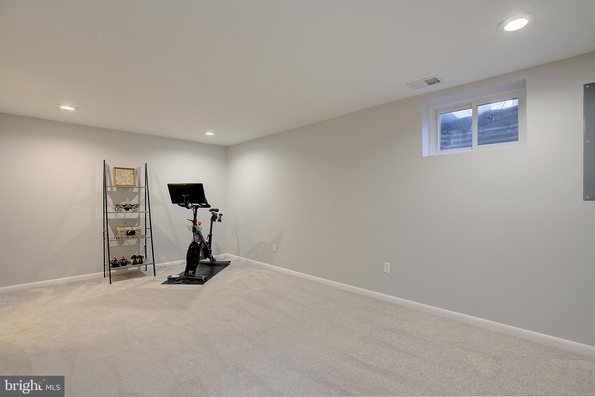 CROFTON SQUARE - Residential