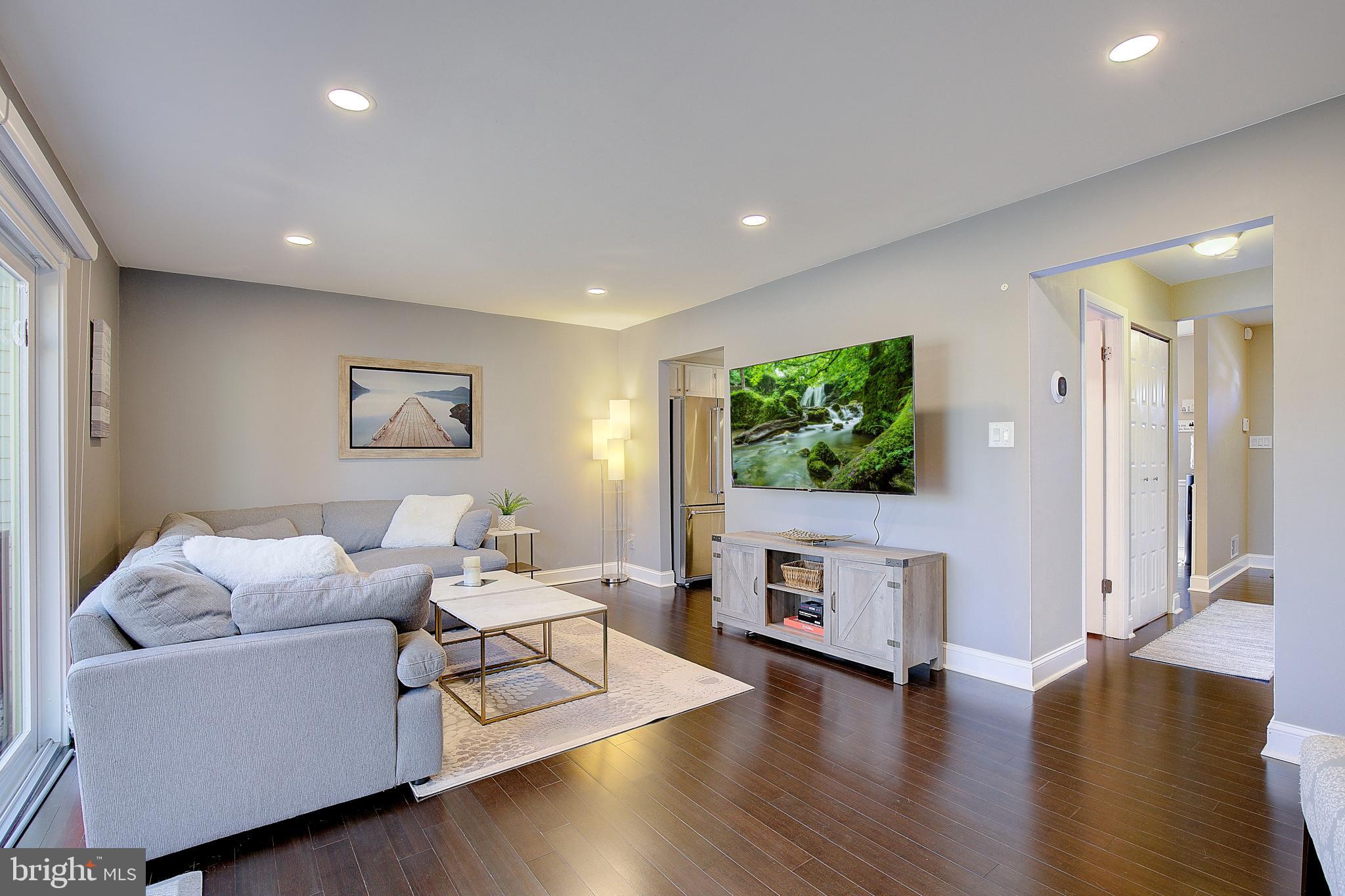 CROFTON SQUARE - Residential