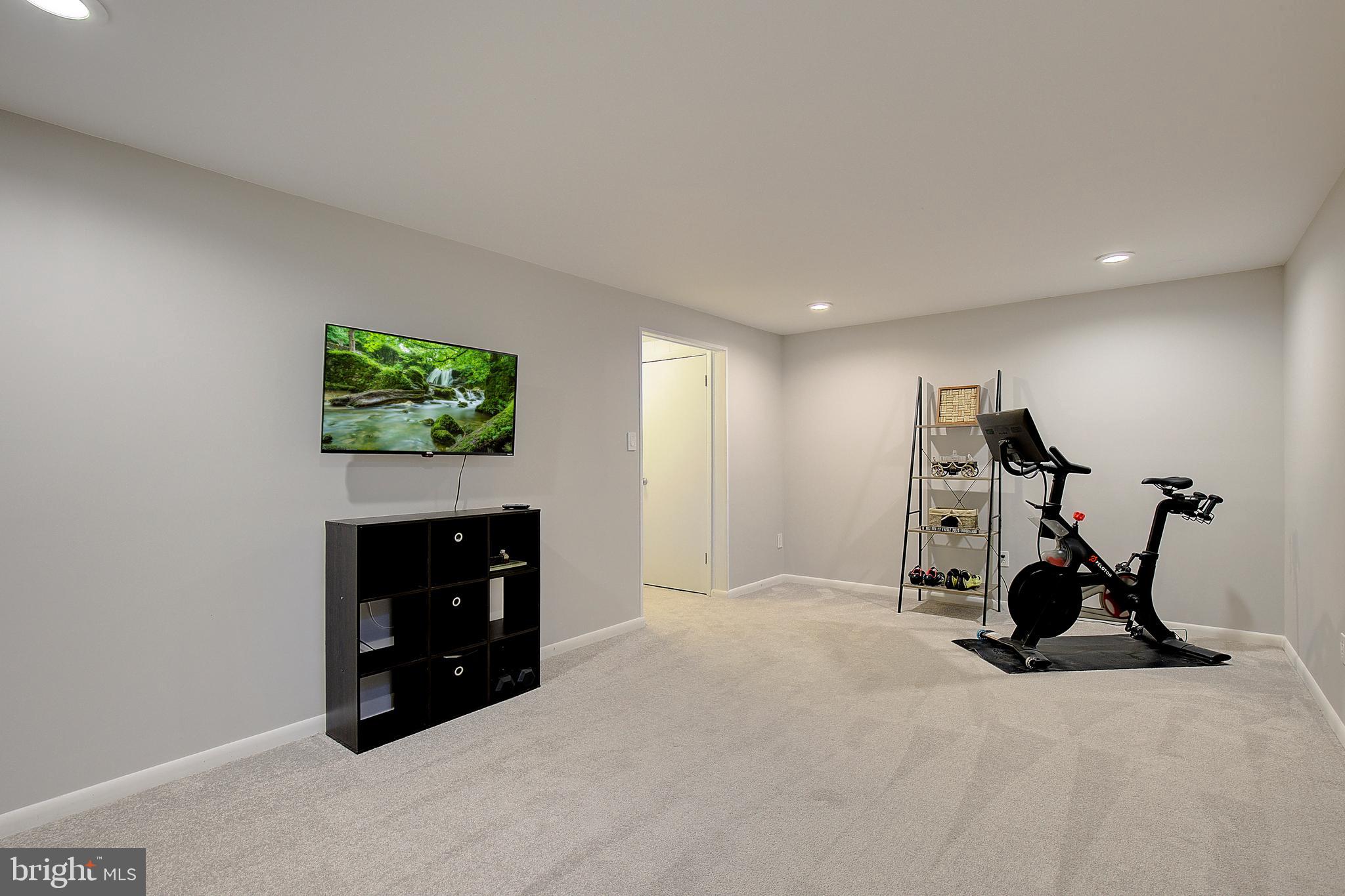 CROFTON SQUARE - Residential