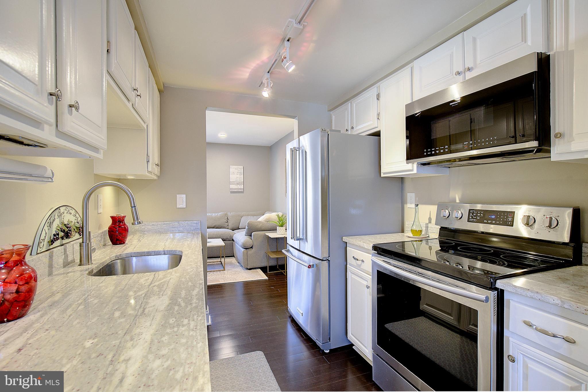 CROFTON SQUARE - Residential