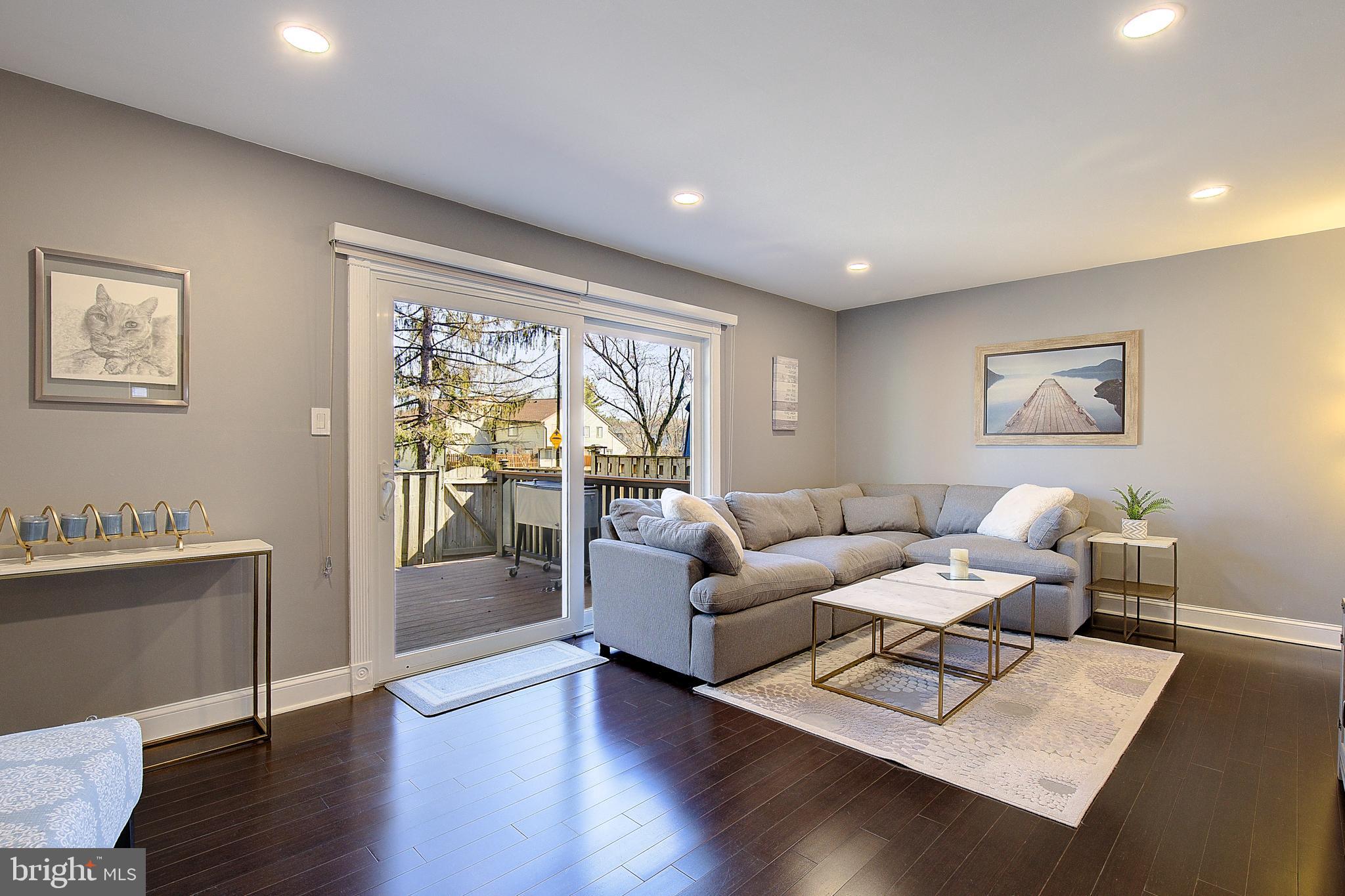 CROFTON SQUARE - Residential