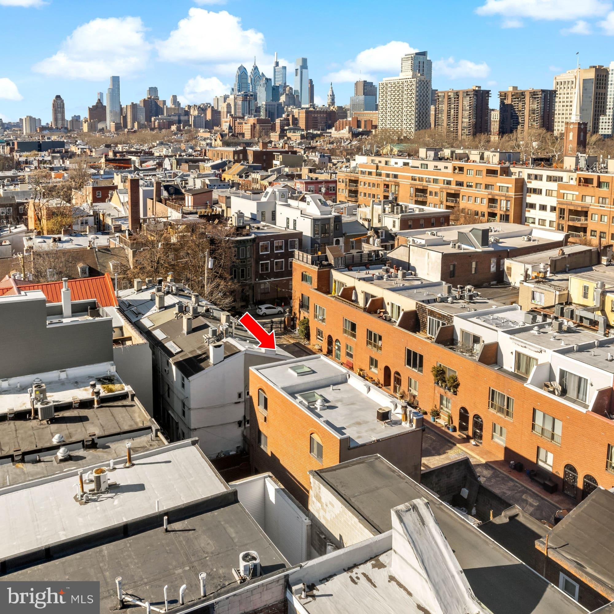 QUEEN VILLAGE - Residential