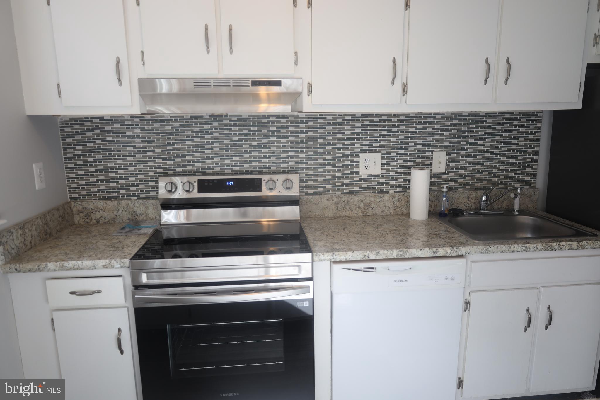 LONDONTOWNE - Residential