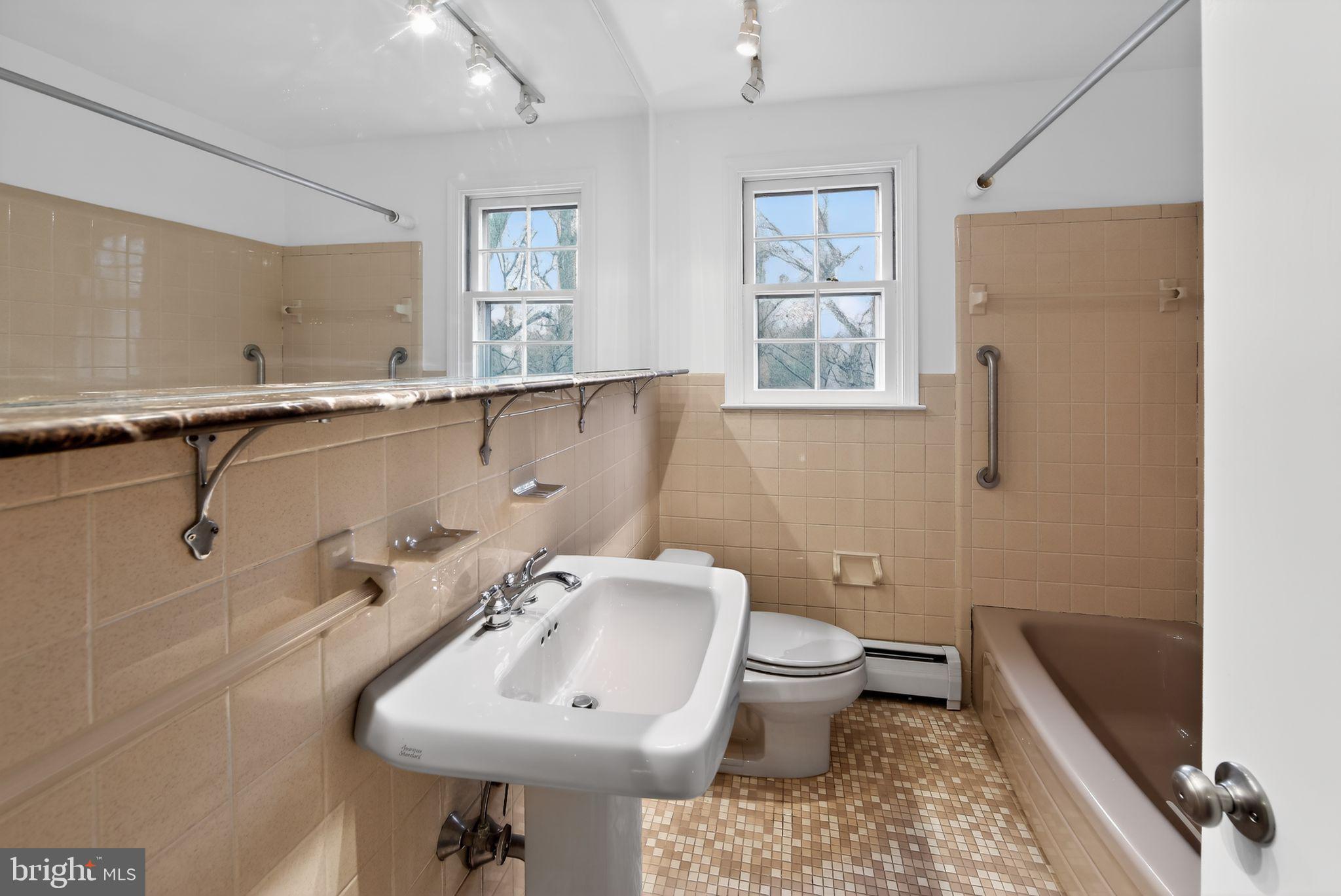 CHESTER VALLEY KNO - Residential