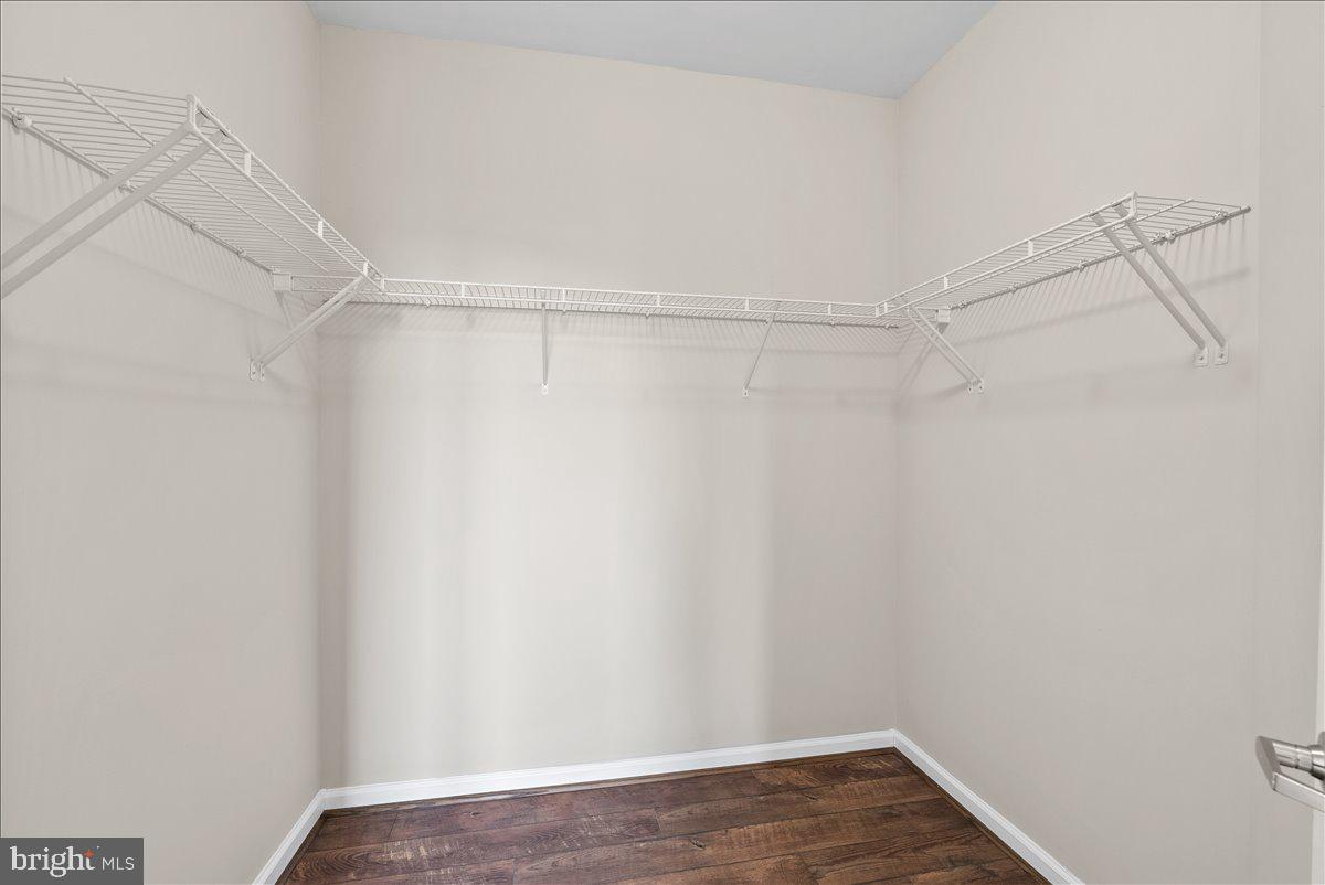 SAVOY AT RESTON TOWN CENTER - Residential