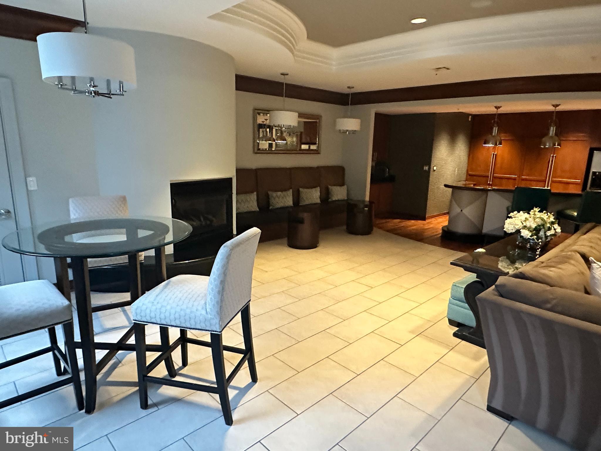 SAVOY AT RESTON TOWN CENTER - Residential