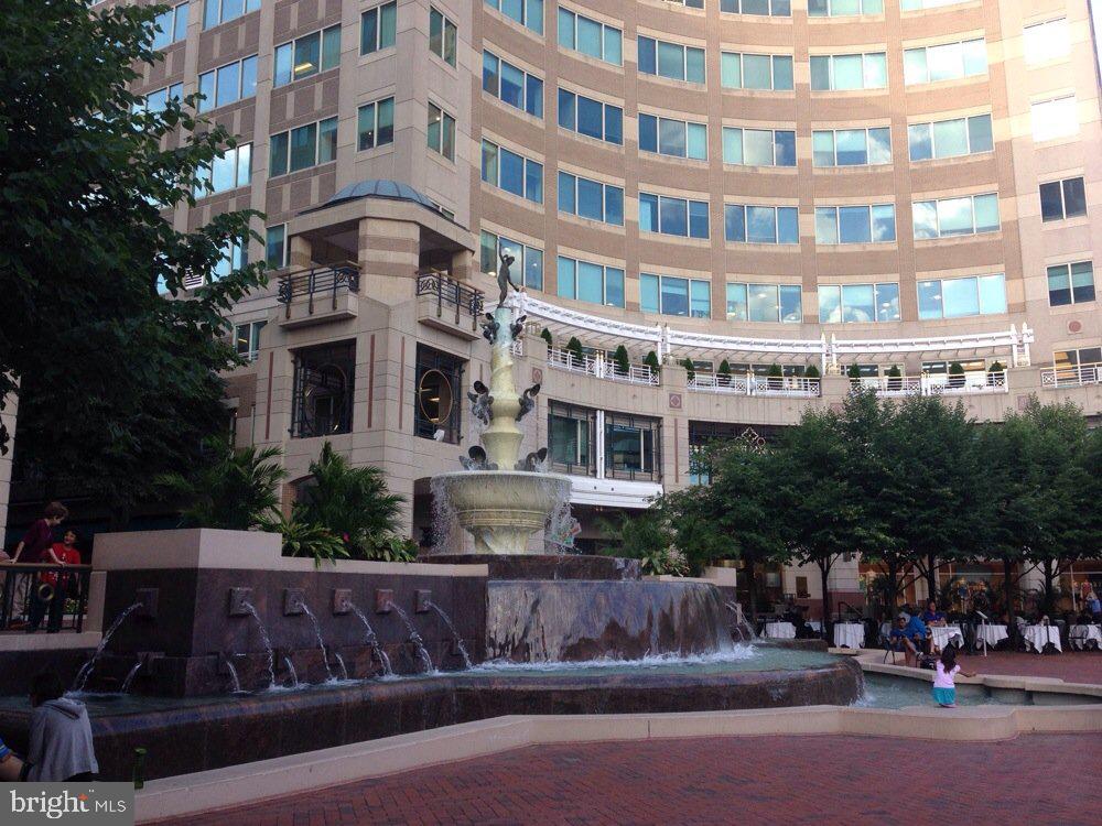 SAVOY AT RESTON TOWN CENTER - Residential