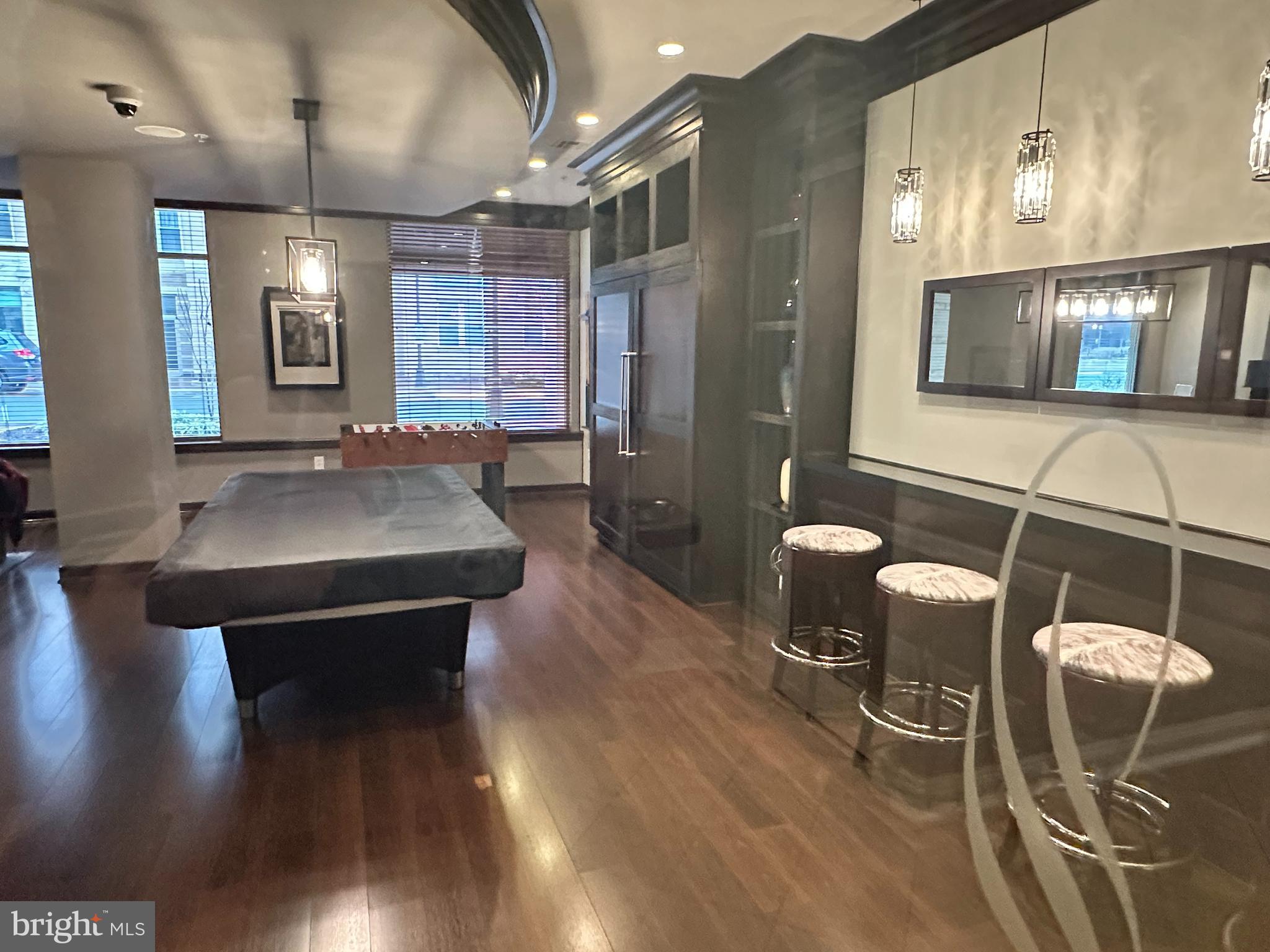 SAVOY AT RESTON TOWN CENTER - Residential