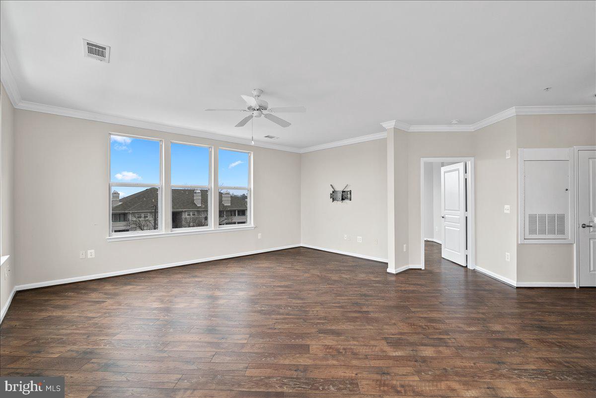 SAVOY AT RESTON TOWN CENTER - Residential