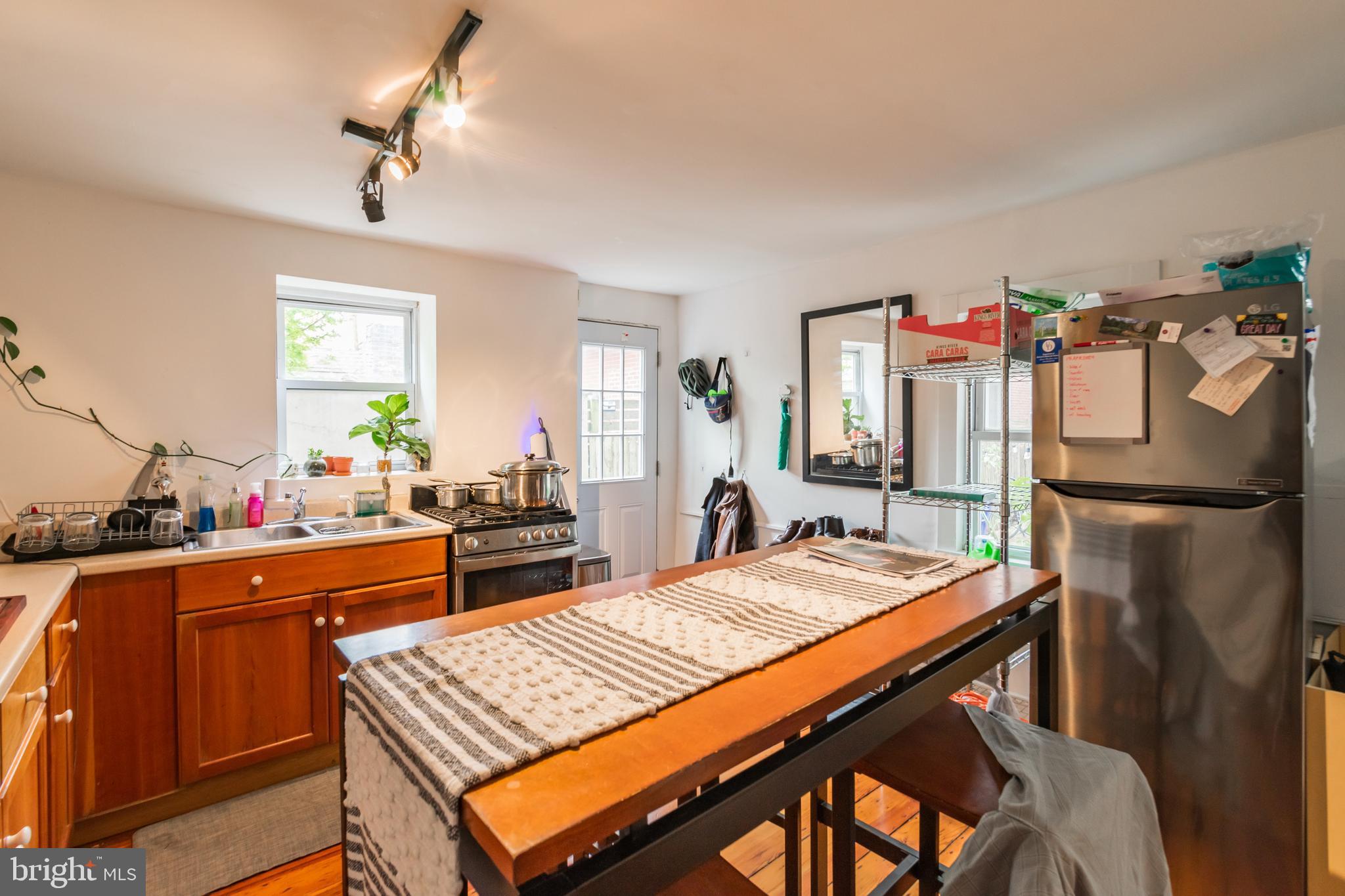 *Available 7/1!*
Welcome to 1221 Marlborough St, Unit R2! This beautiful 1 bedroom, 1 bathroom trinity style apartment is located in Fishtown. It features hardwood flooring throughout, in-unit laundry, and a charming shared patio space! The kitchen is complete with a refrigerator, stove/oven, microwave, ample cabinet space and is also home to the full bathroom. Making your way upstairs you will find the spacious bedroom loft that is flooded with natural light and includes a ceiling fan! This property is ideally situated within walking distance from numerous local eateries/businesses along East Girard Ave including, Ramona Susan’s Bake Shop. Gilda, Meyers Brewing Company, and Ekta Indian Cuisine.
Lease Terms: Generally, 1st month, and 1 month security deposit due at, or prior to, lease signing. Other terms may be required by Landlord such as last month’s rent upfront. $65 application fee per applicant. Tenants are responsible for: electricity, gas (if applicable), cable/internet and $10/mo technology fee. Water is a flat monthly fee of $60. Additional fees or requirements may be applicable for units with Homeowners or Condo Associations. Landlord Requirements: Applicants to make 3x the monthly rent in verifiable gross income, credit history to be considered, no evictions within the past 5 years, and must have a verifiable rental history with on-time rental payments. Exceptions to this criteria may exist under the law and will be considered. Cosigners will be considered.
*1 Pet Permitted, Cats OK, Dogs <40 lbs, $500 Non-refundable Pet Fee.