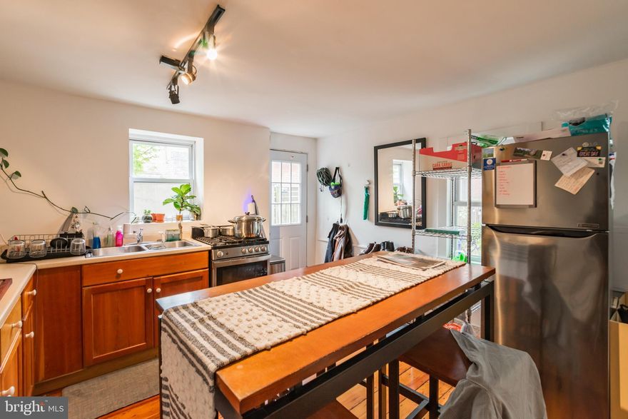 *Available 7/1!*

Welcome to 1221 Marlborough St, Unit R2! This beautiful 1 bedroom, 1 bathroom trinity style apartment is located in Fishtown. It features hardwood flooring throughout, in-unit laundry, and a charming shared patio space! The kitchen is complete with a refrigerator, stove/oven, microwave, ample cabinet space and is also home to the full bathroom. Making your way upstairs you will find the spacious bedroom loft that is flooded with natural light and includes a ceiling fan! This property is ideally situated within walking distance from numerous local eateries/businesses along East Girard Ave including, Ramona Susan’s Bake Shop. Gilda, Meyers Brewing Company, and Ekta Indian Cuisine.

Lease Terms: Generally, 1st month, and 1 month security deposit due at, or prior to, lease signing. Other terms may be required by Landlord such as last month’s rent upfront. $65 application fee per applicant. Tenants are responsible for: electricity, gas (if applicable), cable/internet and $10/mo technology fee. Water is a flat monthly fee of $60. Additional fees or requirements may be applicable for units with Homeowners or Condo Associations. Landlord Requirements: Applicants to make 3x the monthly rent in verifiable gross income, credit history to be considered, no evictions within the past 5 years, and must have a verifiable rental history with on-time rental payments. Exceptions to this criteria may exist under the law and will be considered. Cosigners will be considered.

*1 Pet Permitted, Cats OK, Dogs <40 lbs, $500 Non-refundable Pet Fee.