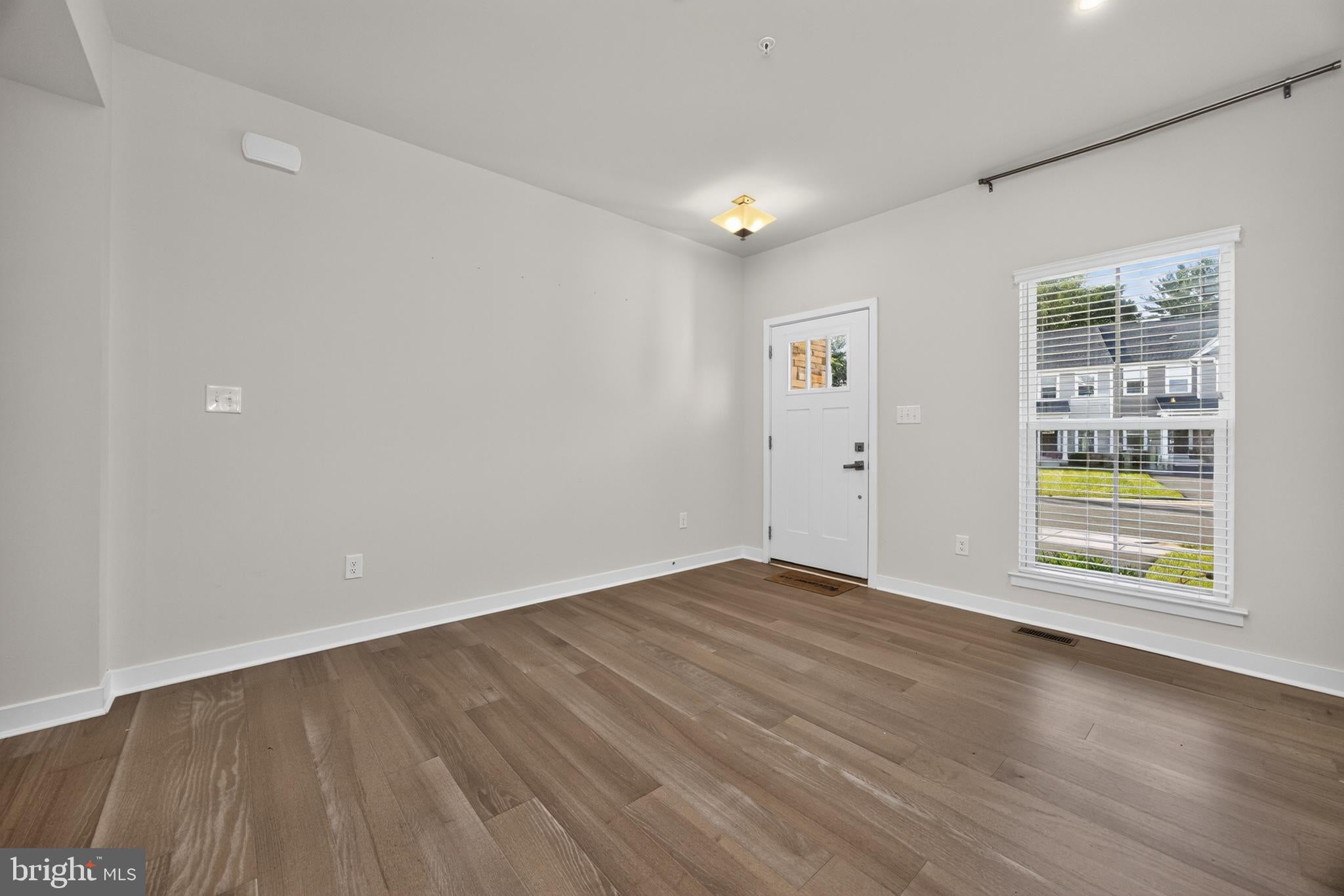 643 CASCADE WAY