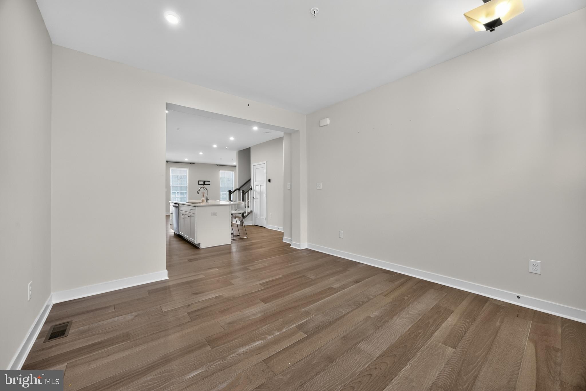 643 CASCADE WAY