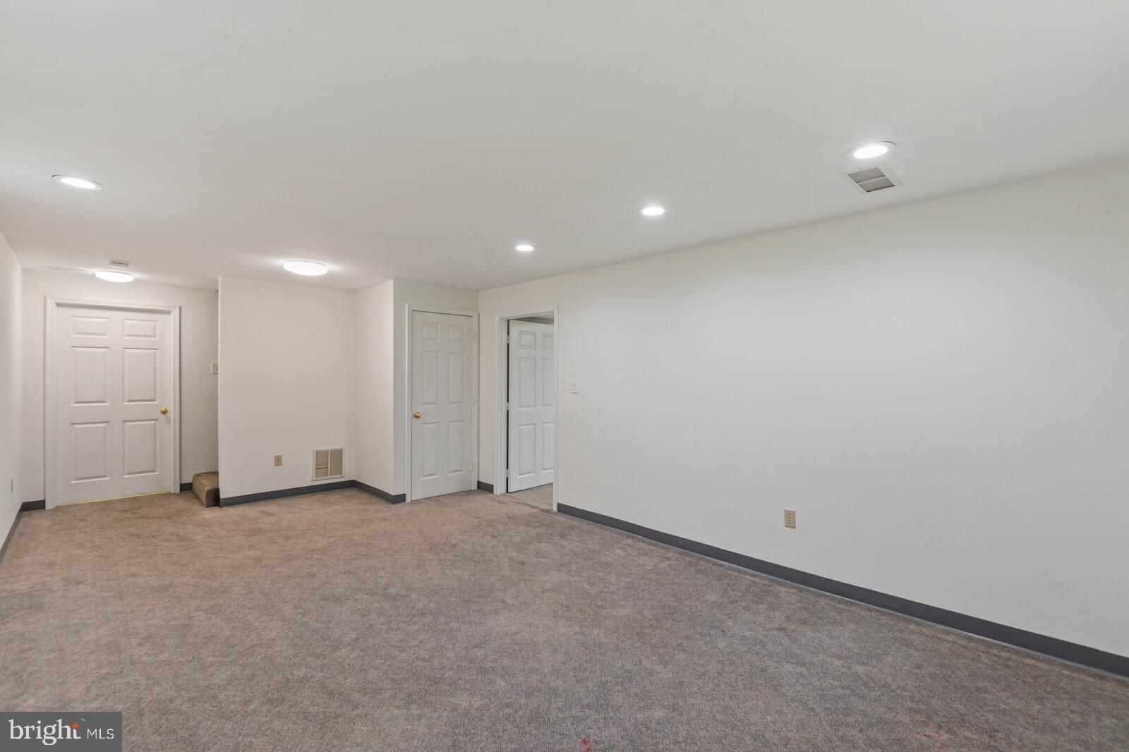 SPRING LAKE WOODS - Residential