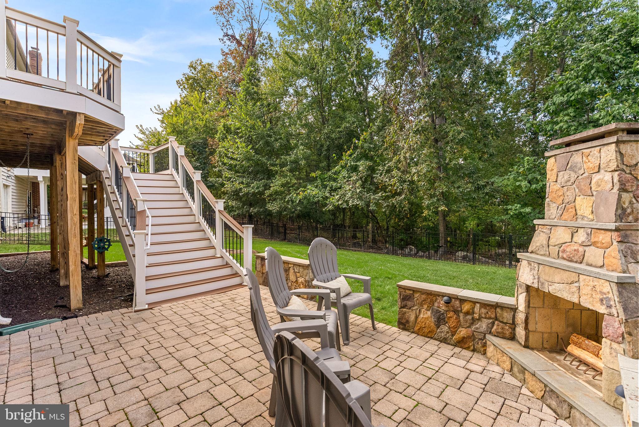 LANSDOWNE ON THE POTOMAC - Residential