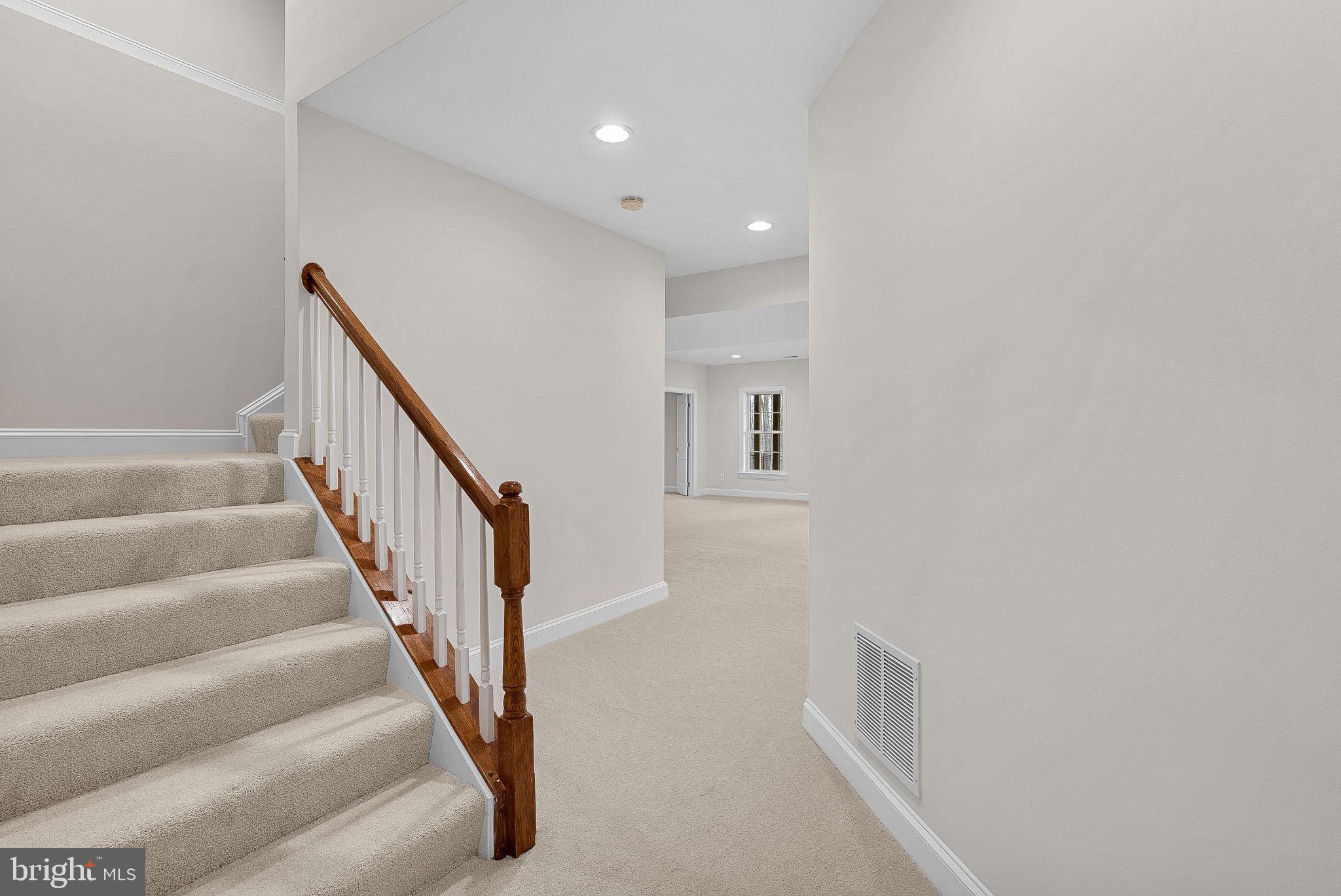 LANSDOWNE ON THE POTOMAC - Residential