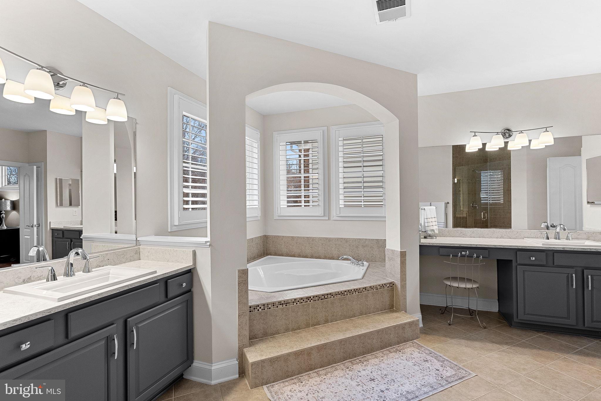 LANSDOWNE ON THE POTOMAC - Residential