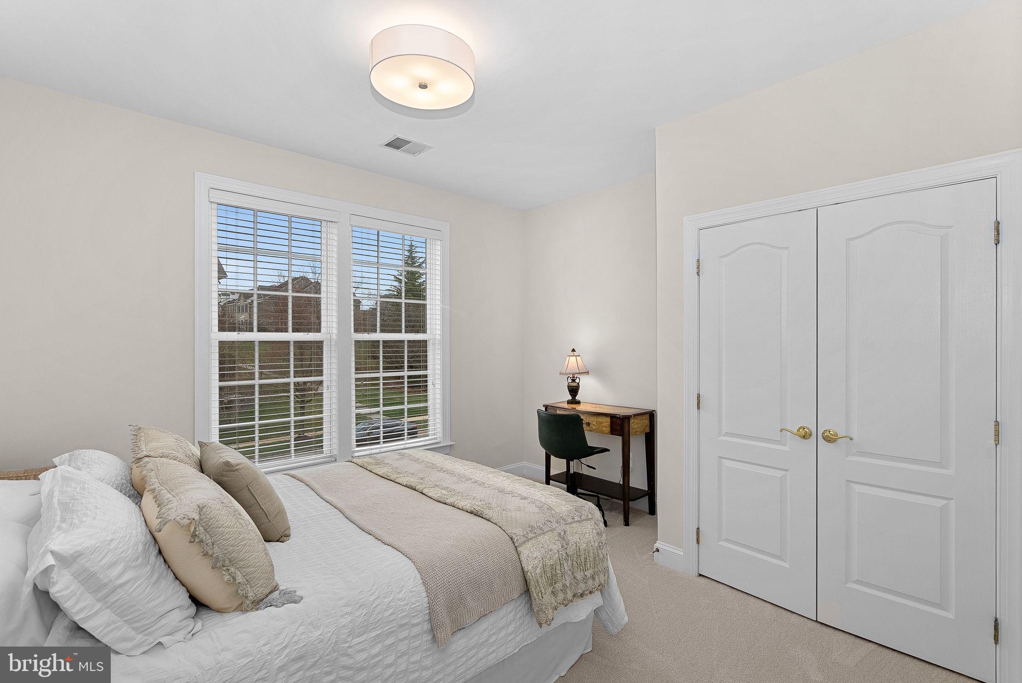 LANSDOWNE ON THE POTOMAC - Residential