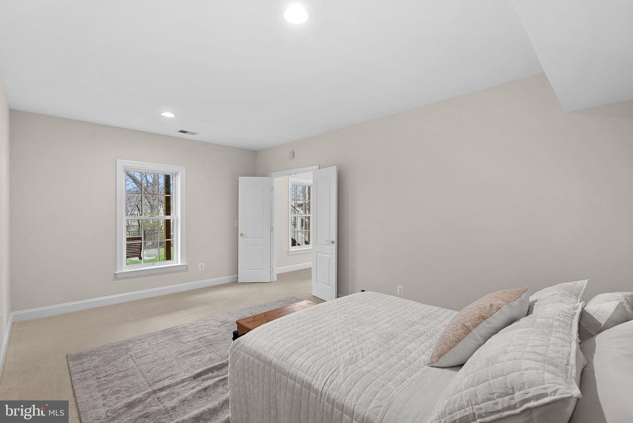 LANSDOWNE ON THE POTOMAC - Residential